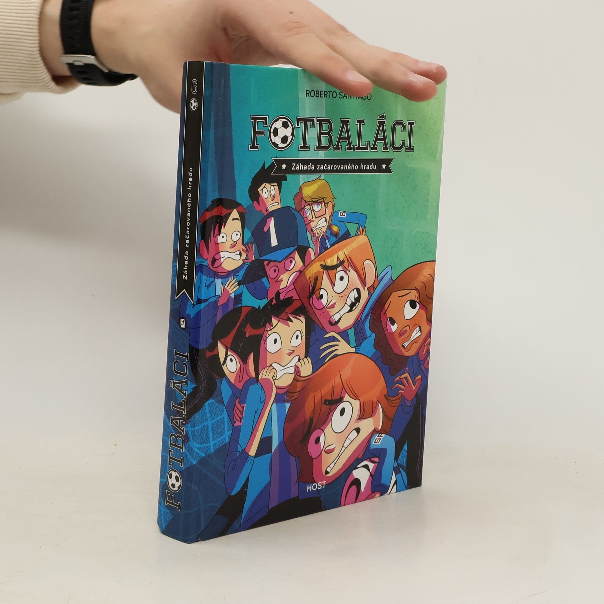Roberto Santiago Fotbaláci. Záhada začarovaného hradu