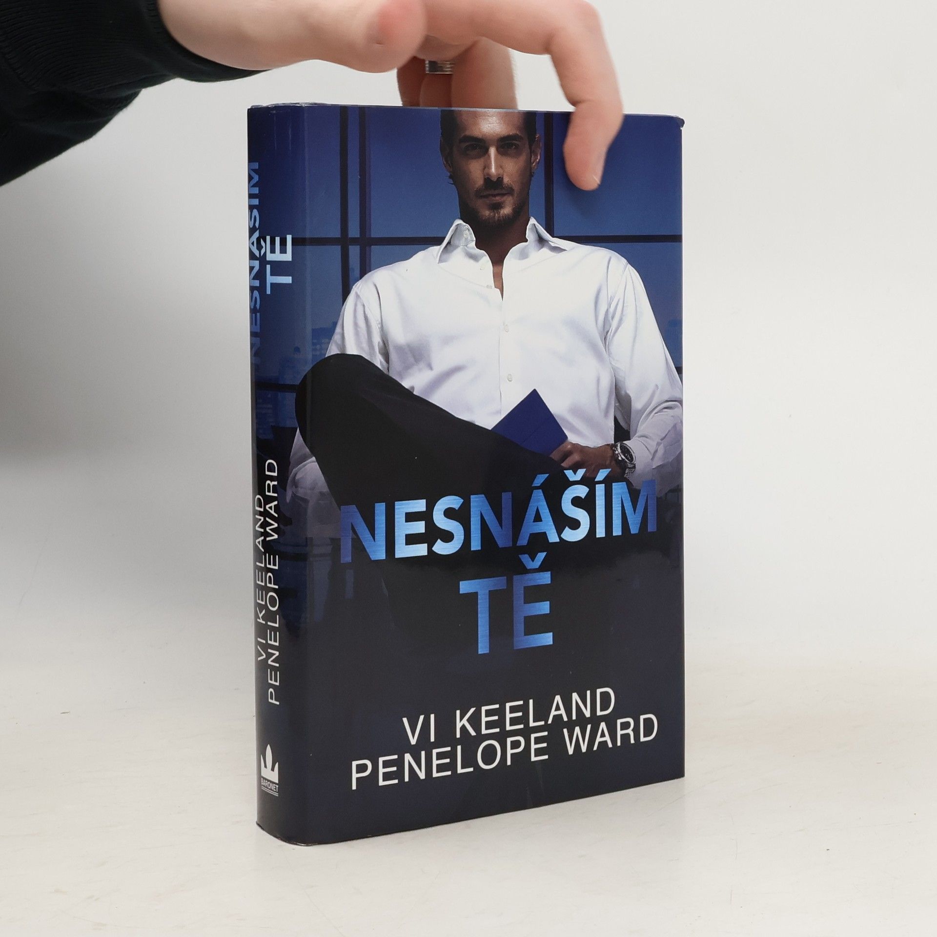 Vi Keeland Nesnáším tě