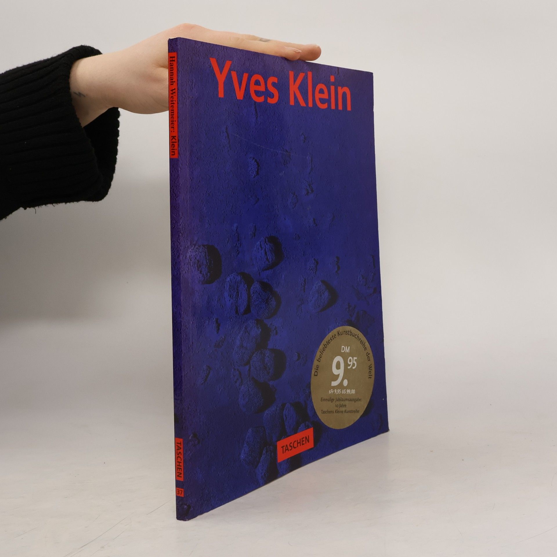 Yves Klein International Klein blue