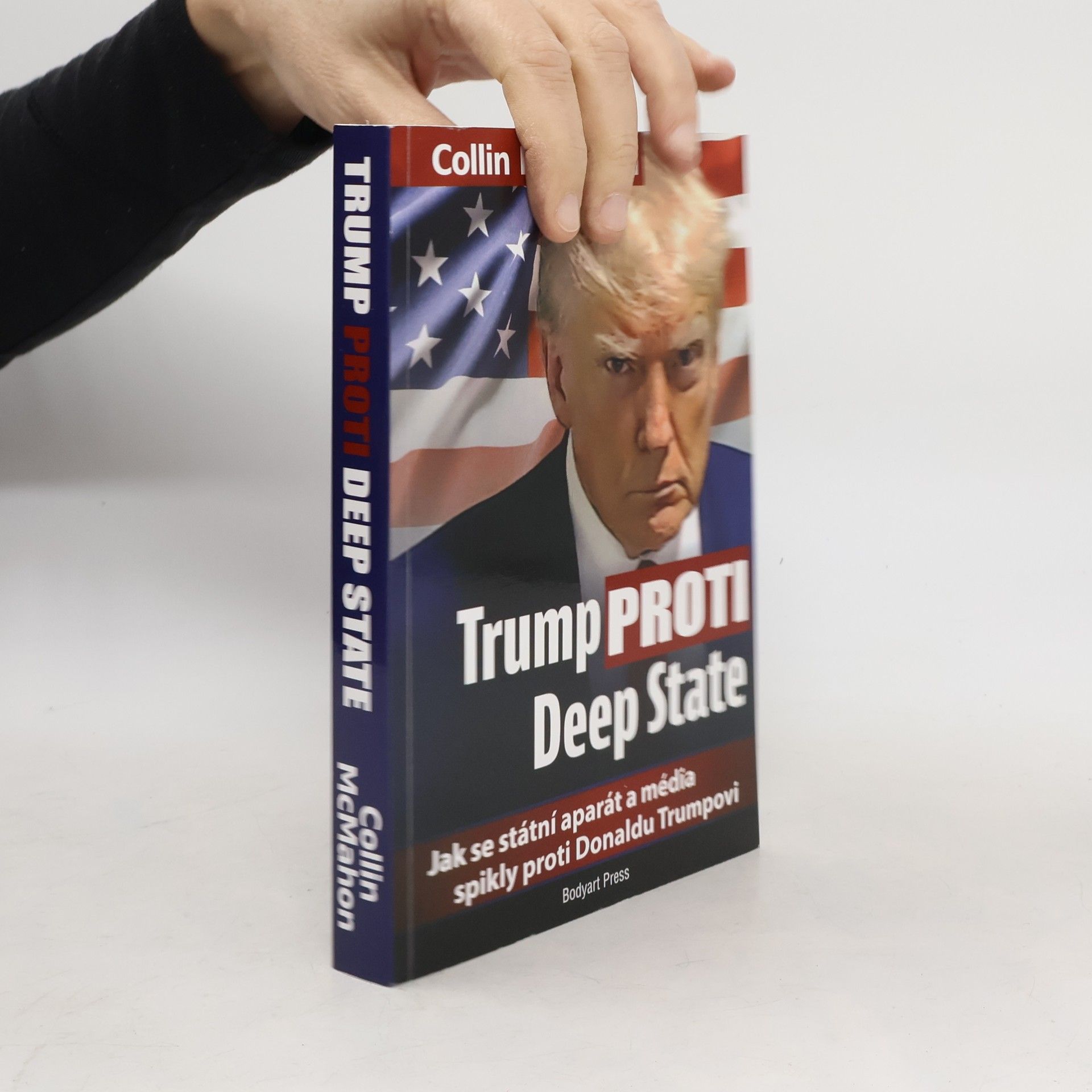 Collin McMahon Trump proti Deep State