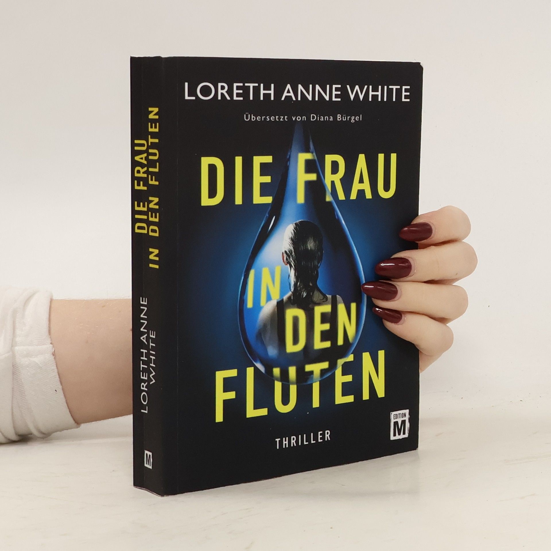 Die Frau in den Fluten