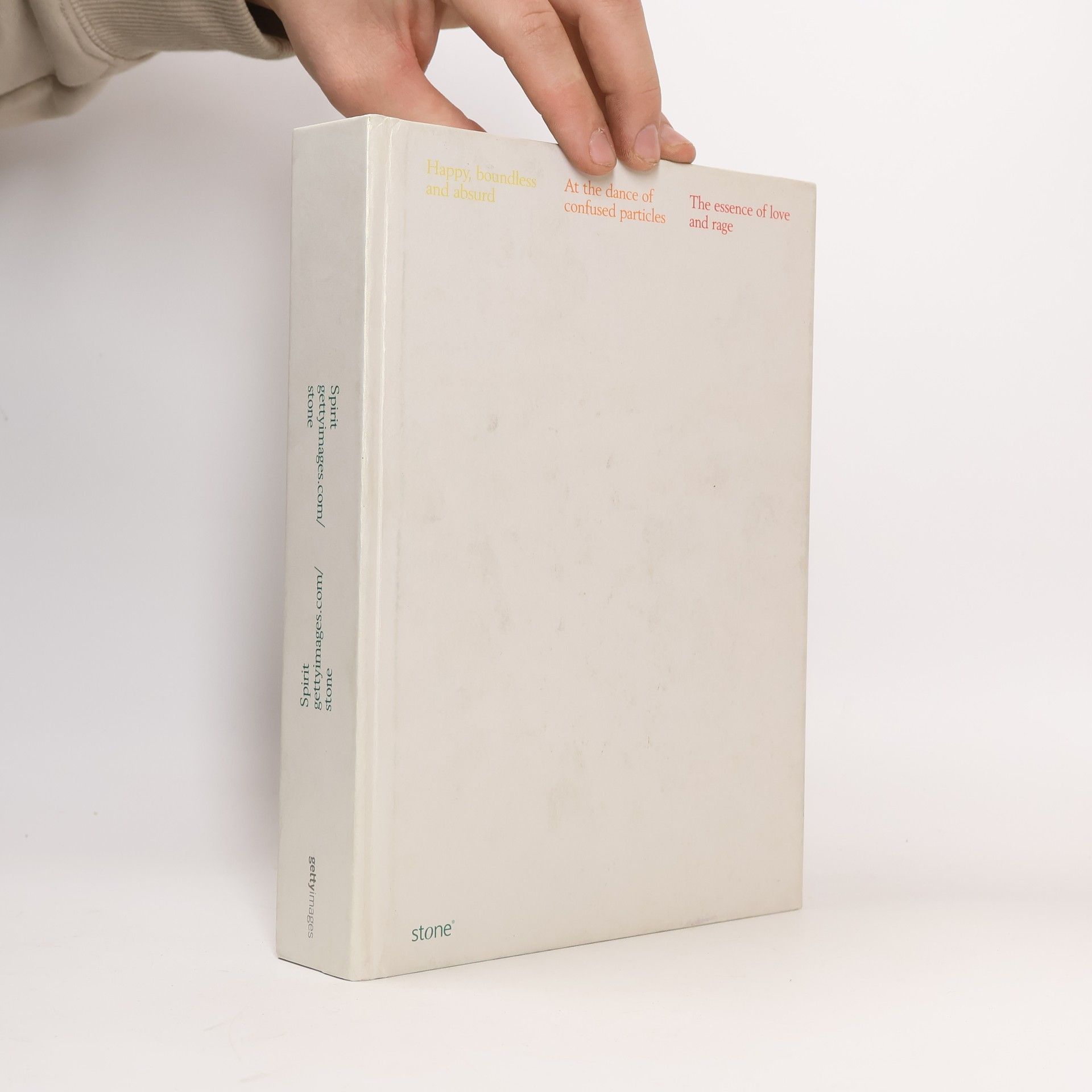 AA.VV. Happy, boundless and absurd. At the dance of confused particles. The essence of love and rage