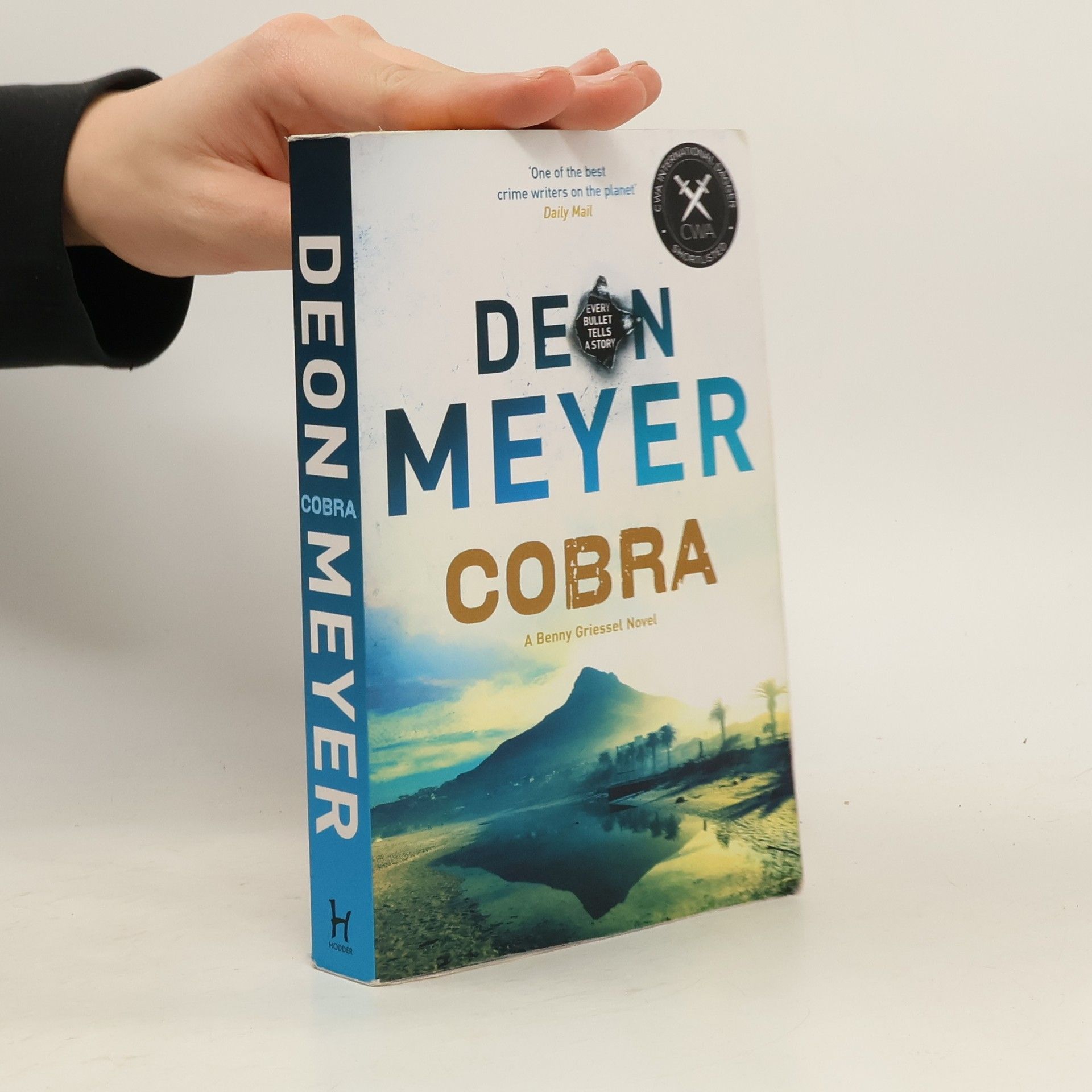 Deon Meyer Cobra, English edition