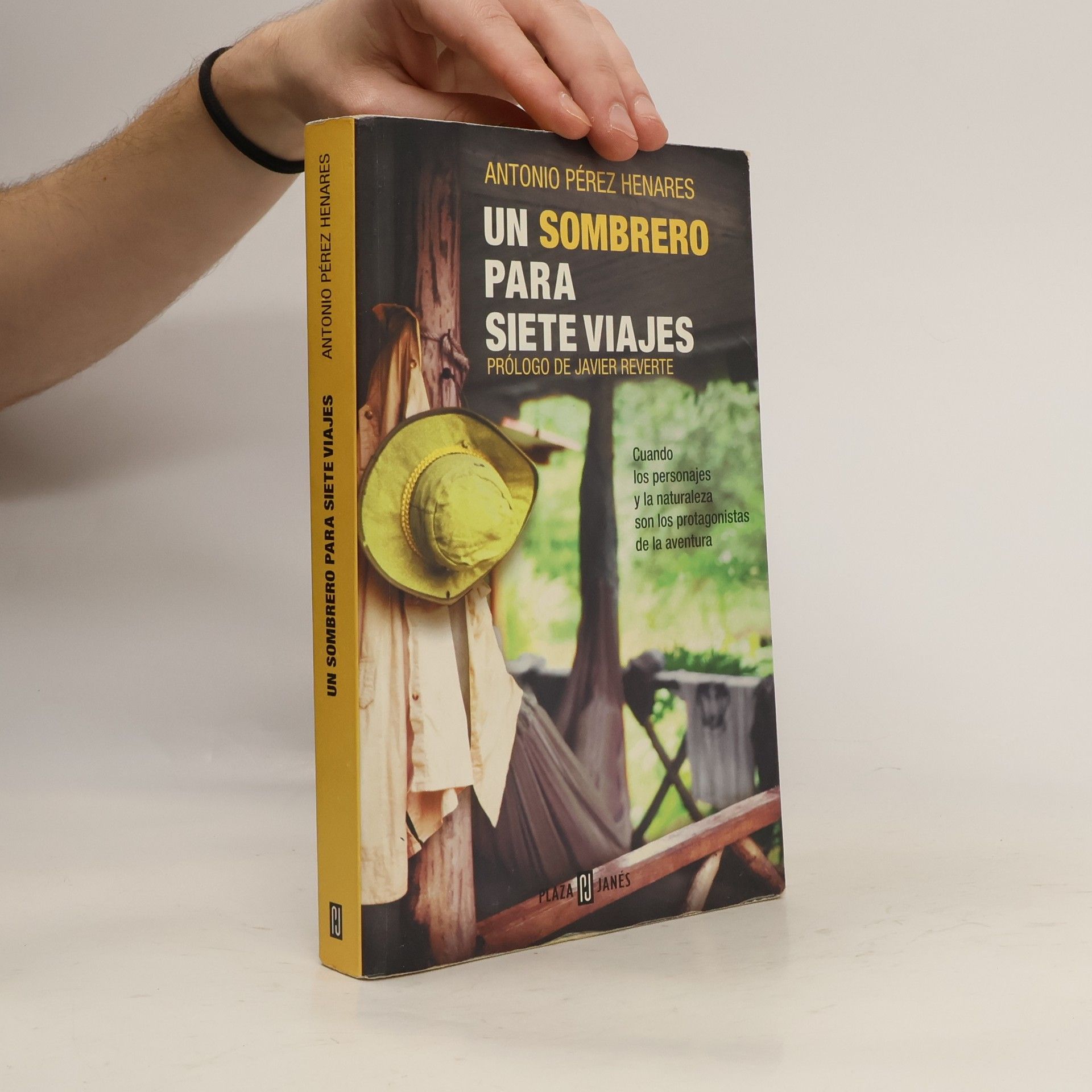 Un sombrero para siete viajes