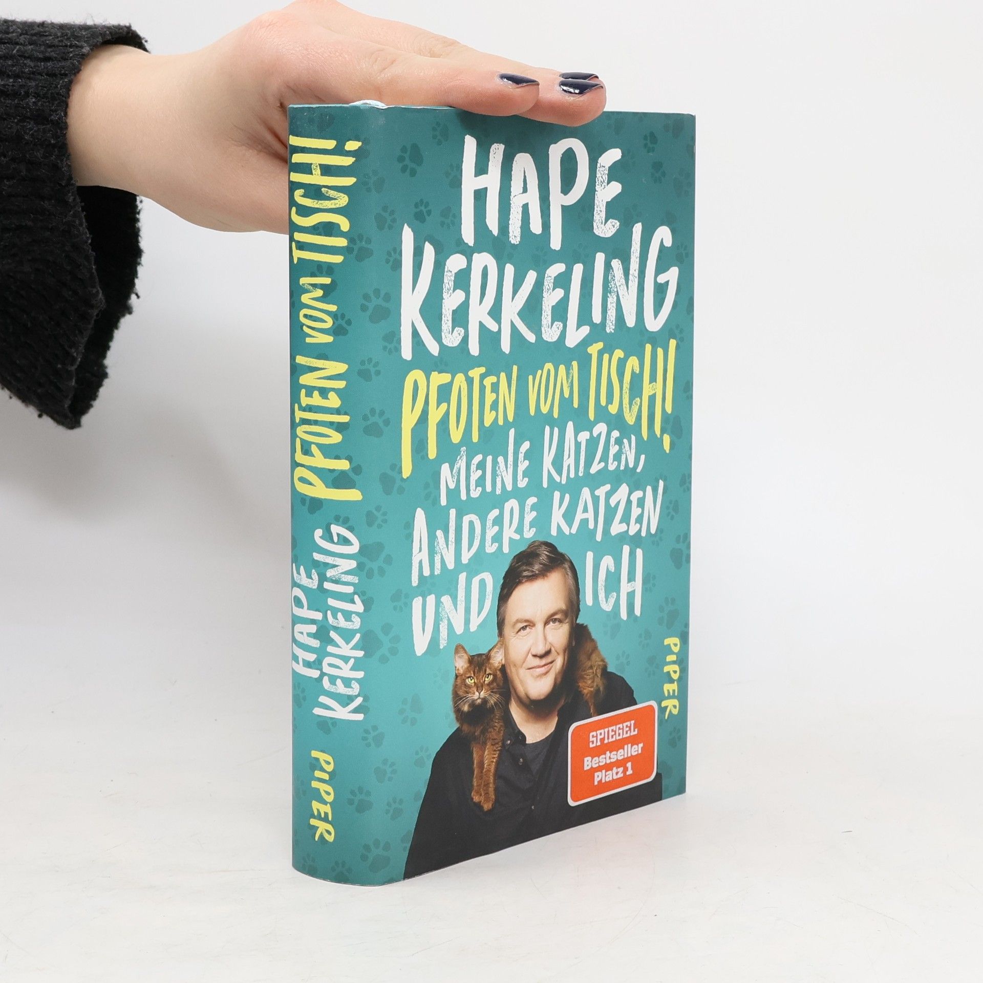 Pfoten vom Tisch! : Meine Katzen, andere Katzen und ich