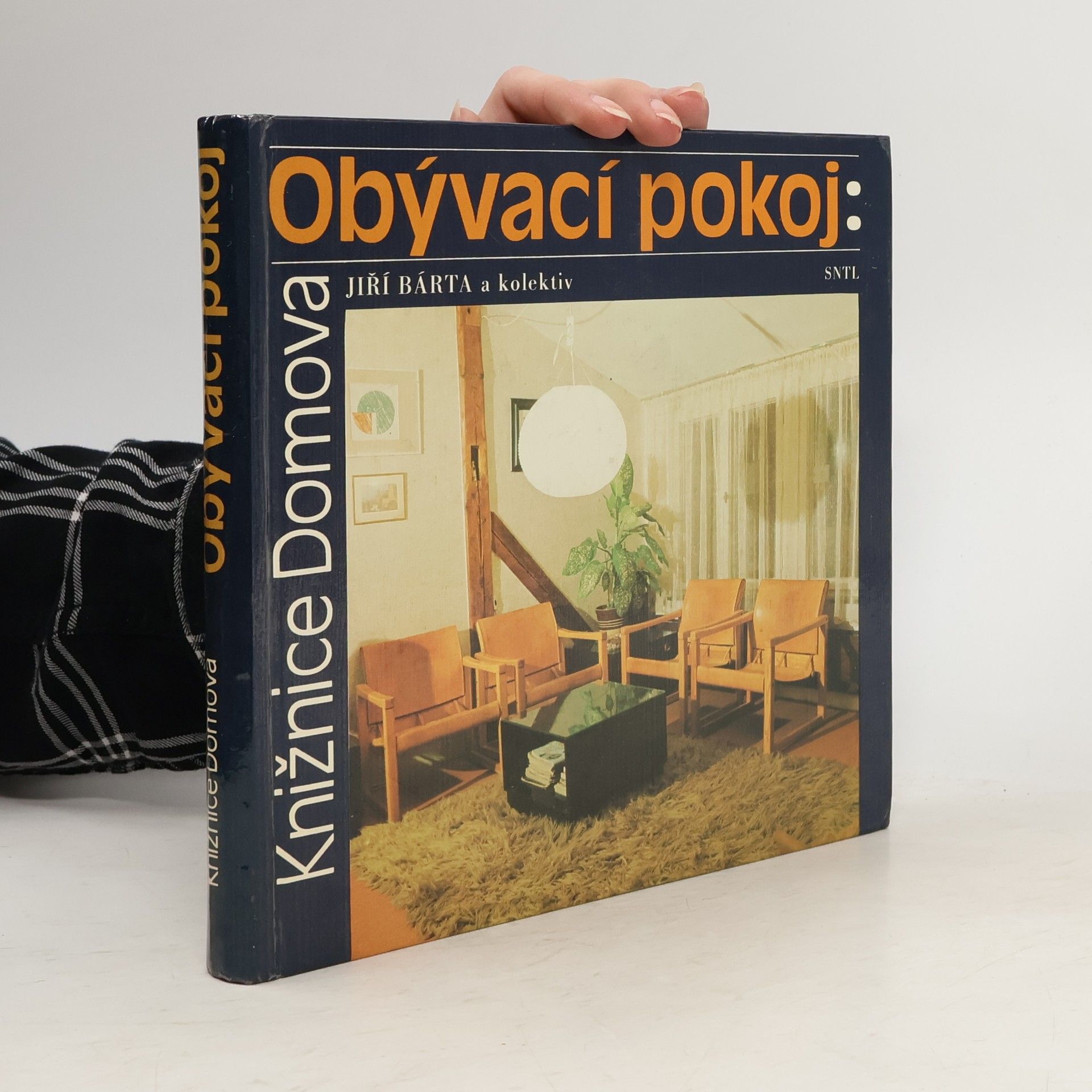 Stanislav Holý Knižnice Domova. Obývací pokoj