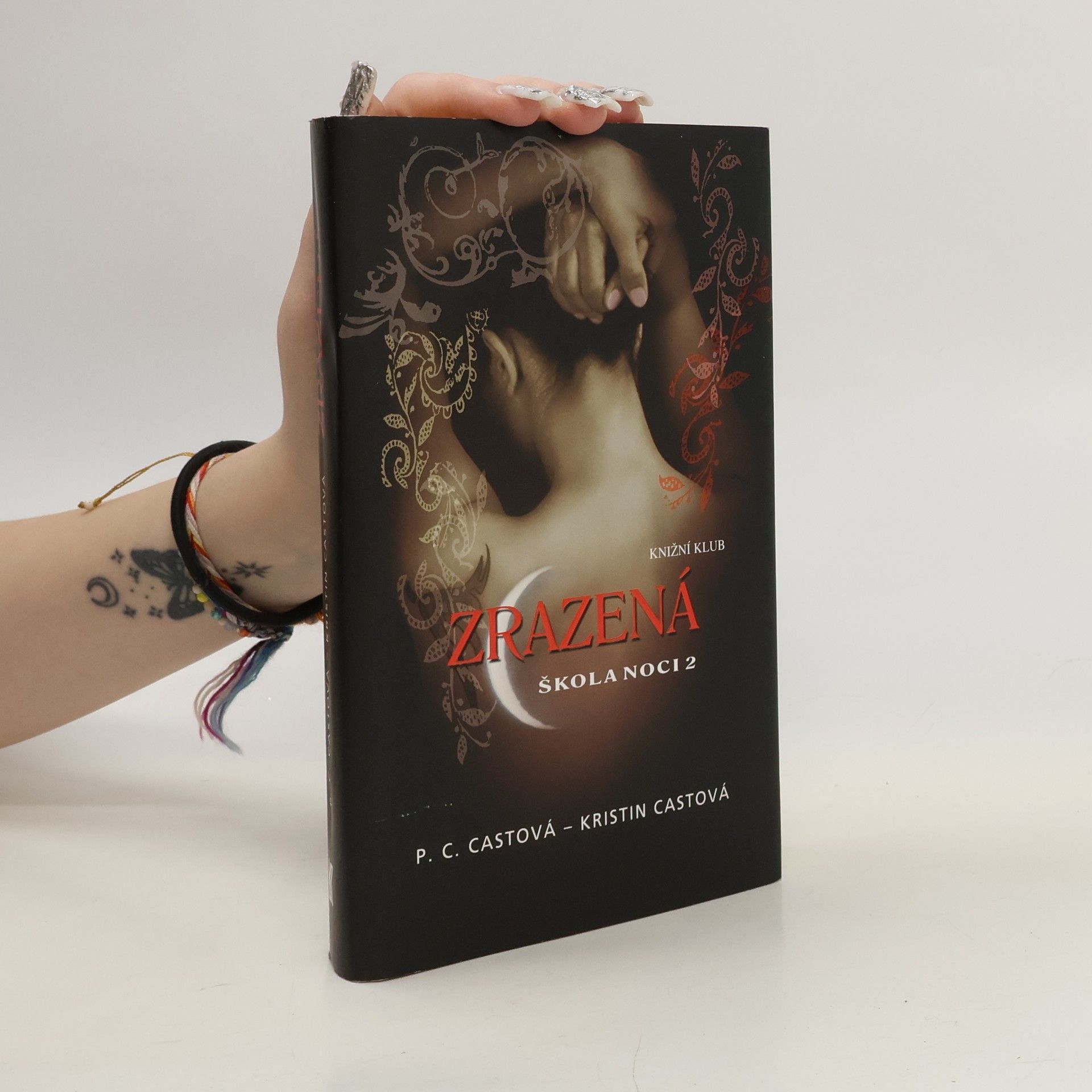 P. C. Castová Škola noci. 2, Zrazená