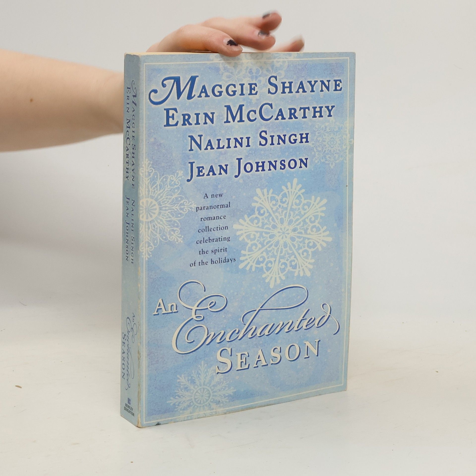 Maggie Shayne An Enchanted Season