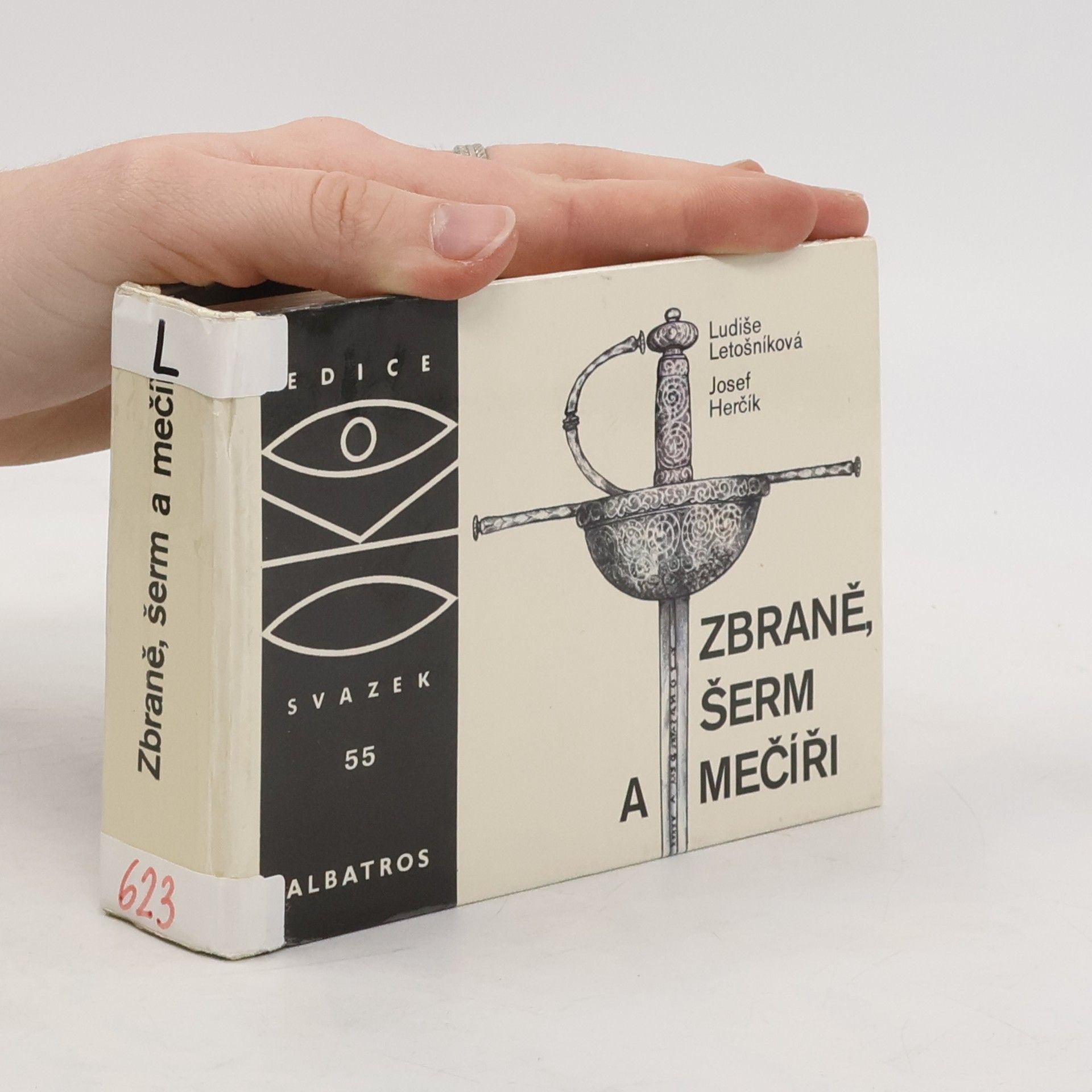 Zbraně, šerm a mečíři