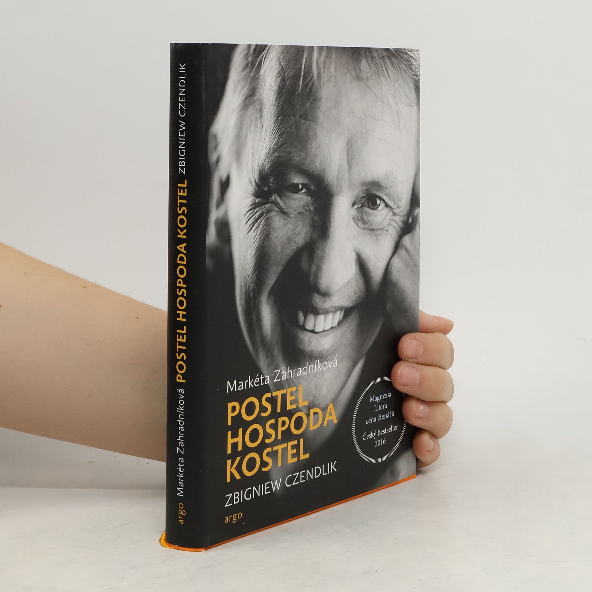 Postel, hospoda, kostel