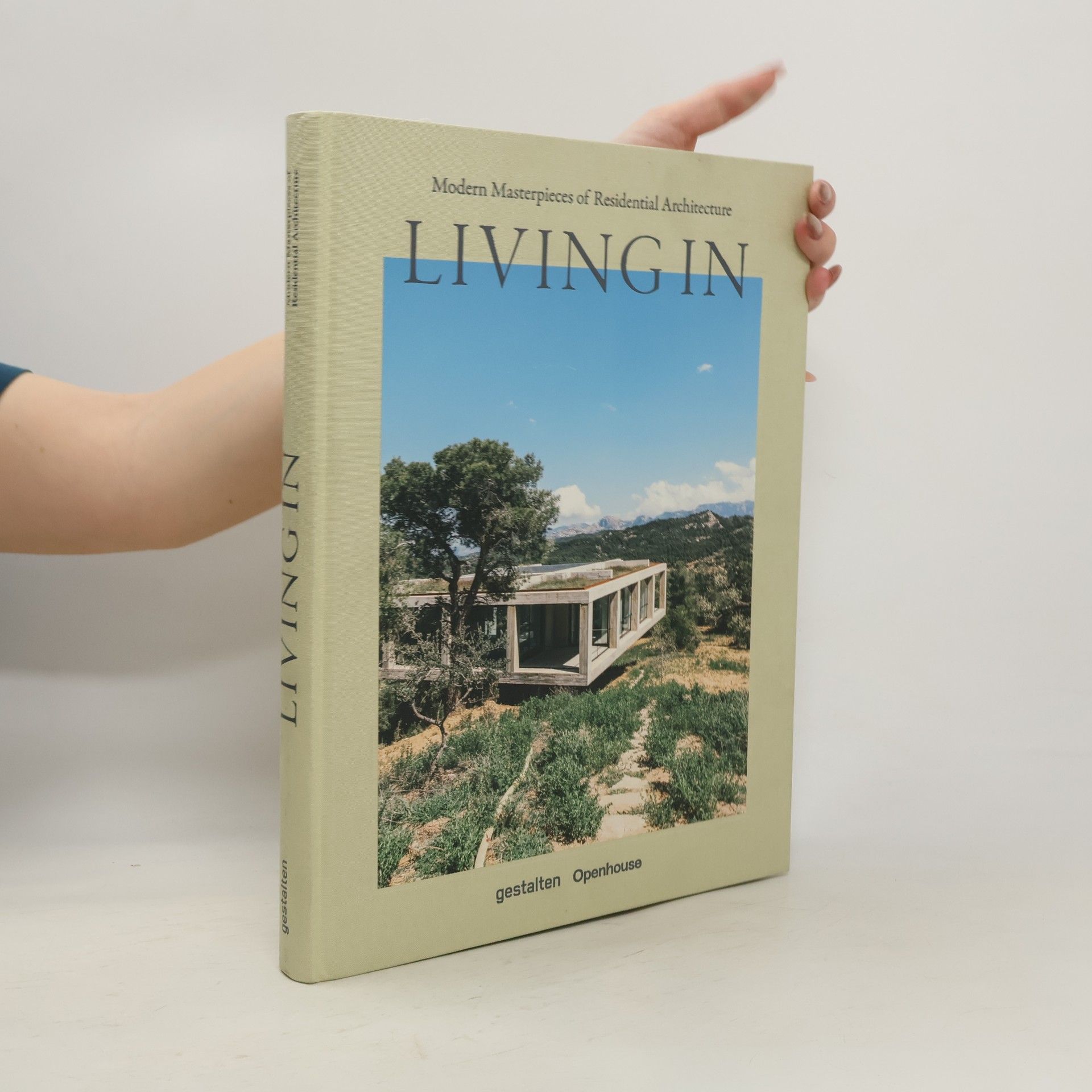 Various authors Living In