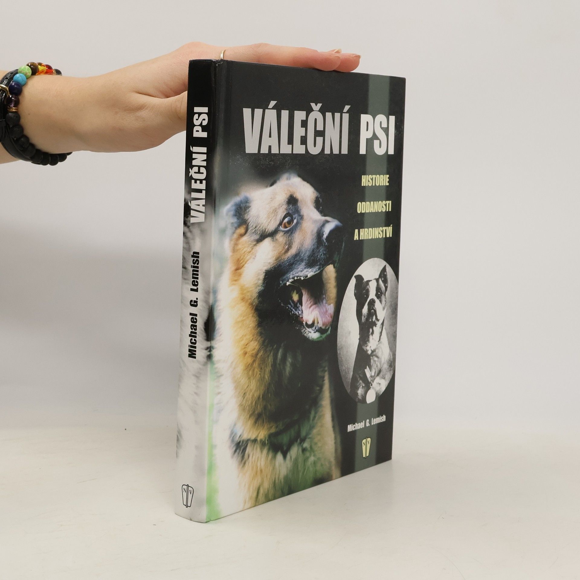 Autores varios Váleční psi