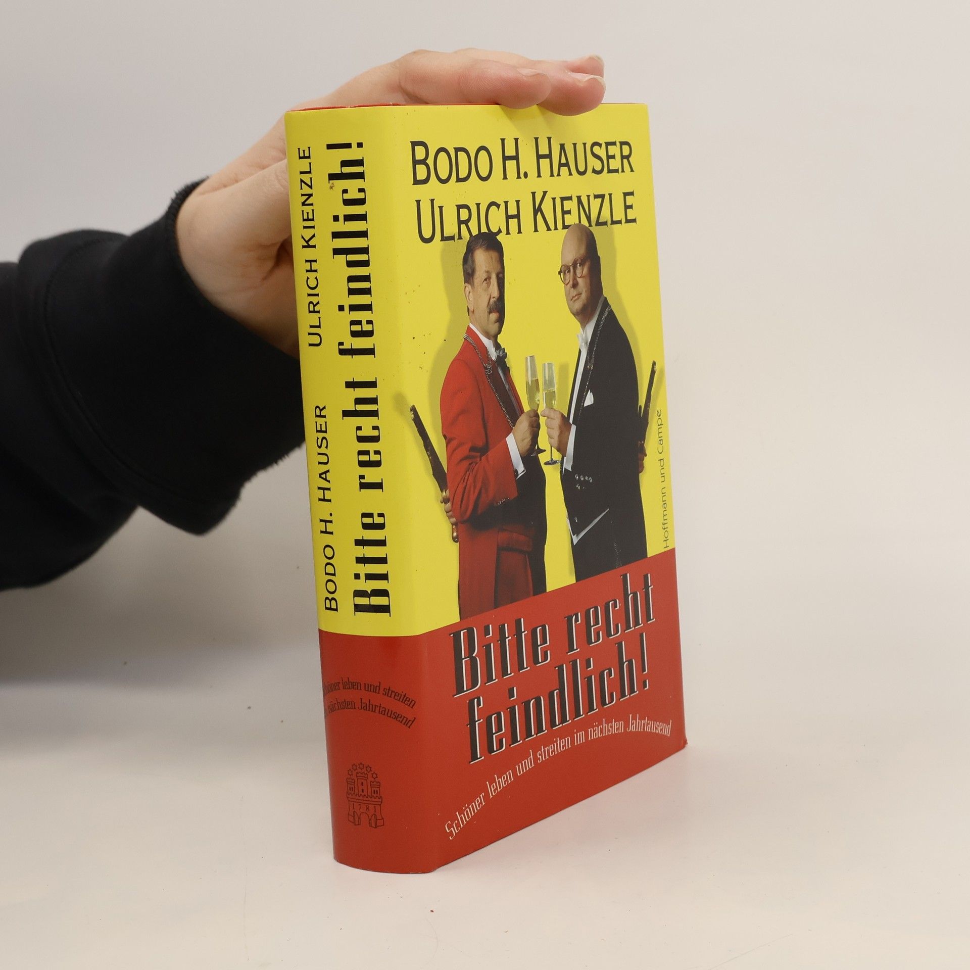 Bitte recht feindlich!