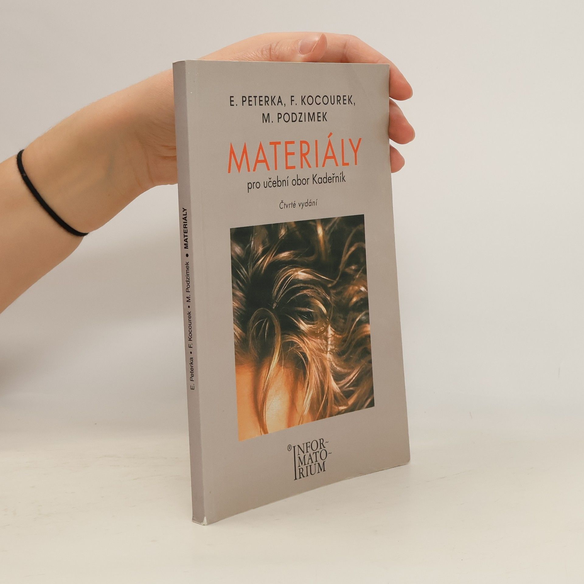 Materiály pro učební obor Kadeřník