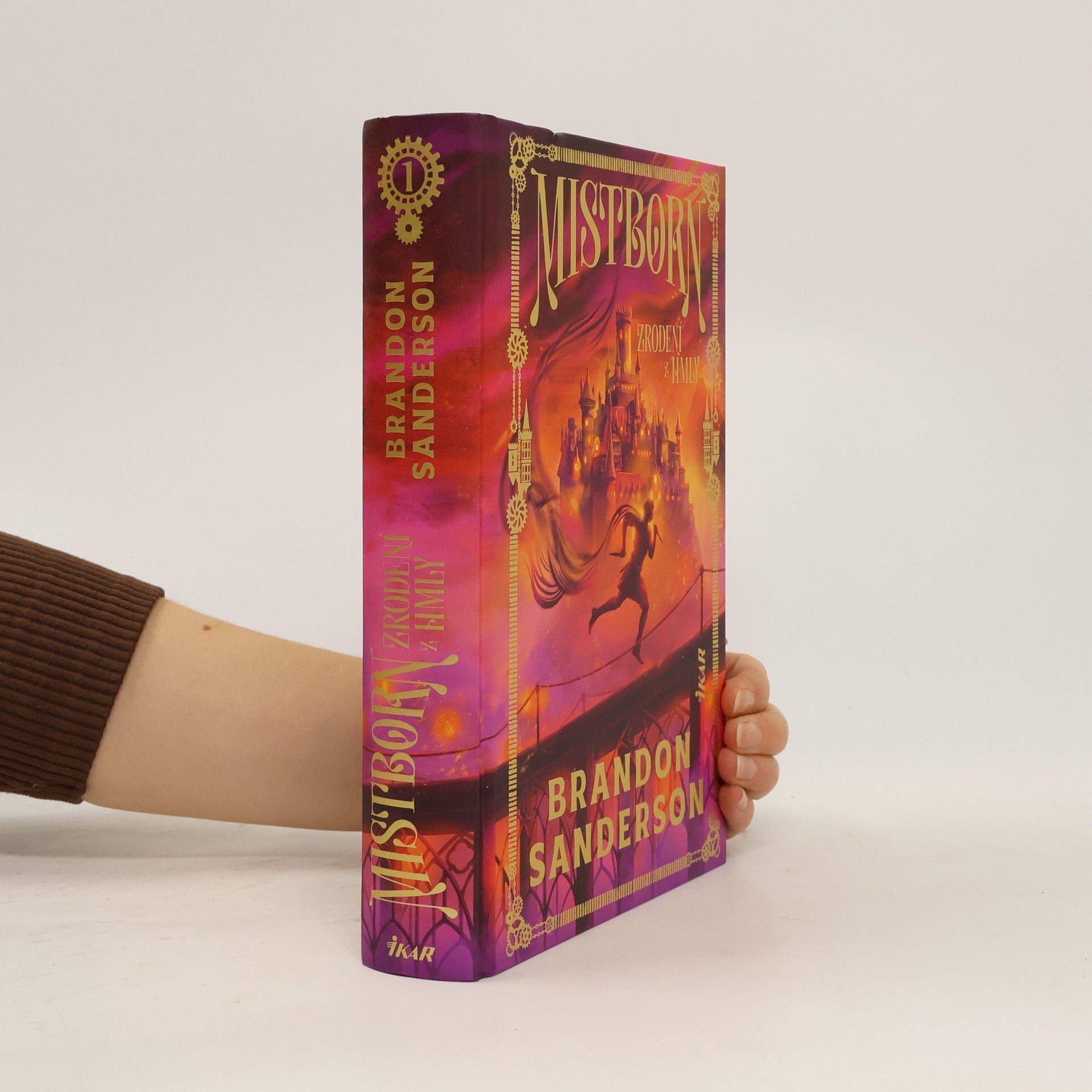 Brandon Sanderson Mistborn: Zrodení z hmly