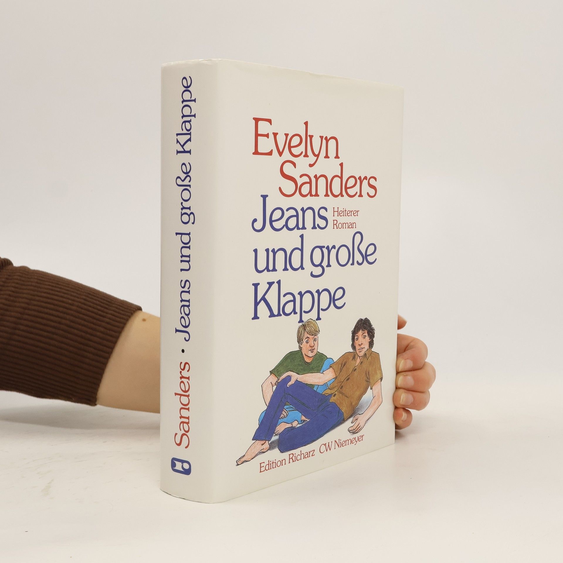 Evelyn Sanders Jeans und große Klappe