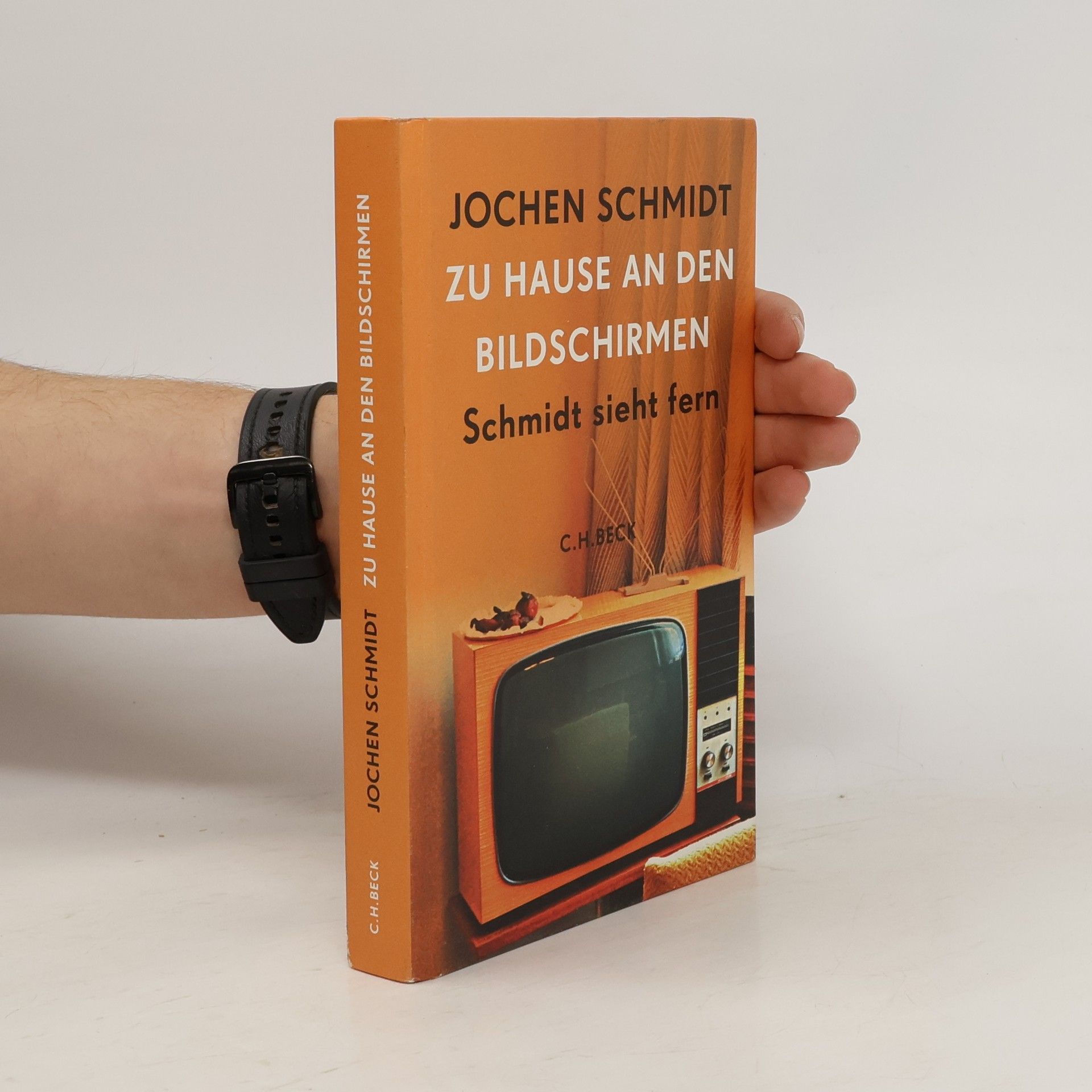 Zu Hause an den Bildschirmen