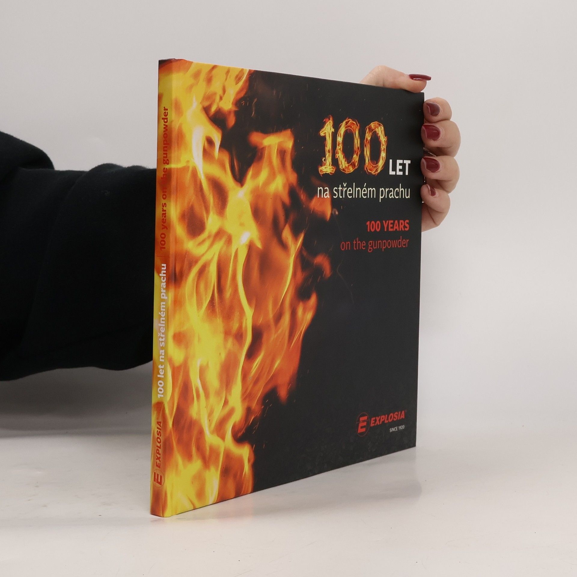 Martin Vencl 100 let na střelném prachu. 100 years on the gunpowder