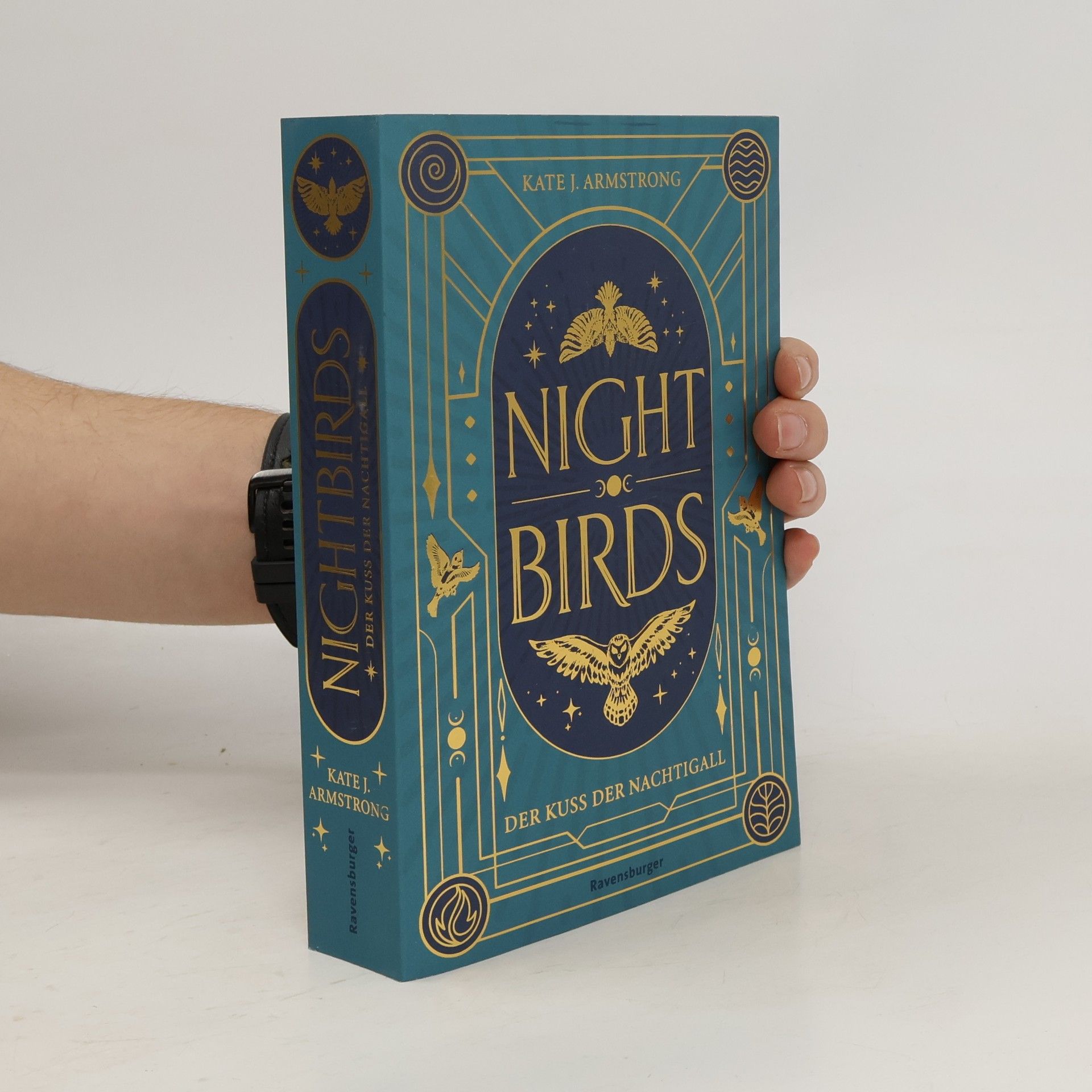 Nightbirds, Band 1: Der Kuss der Nachtigall (Epische Romantasy Limitierte Auflage mit Farbschnitt)
