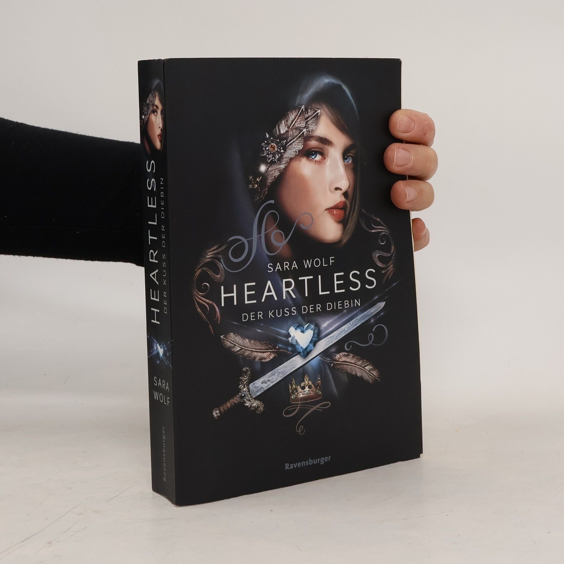 Sara Wolf Heartless, Band 1: Der Kuss der Diebin