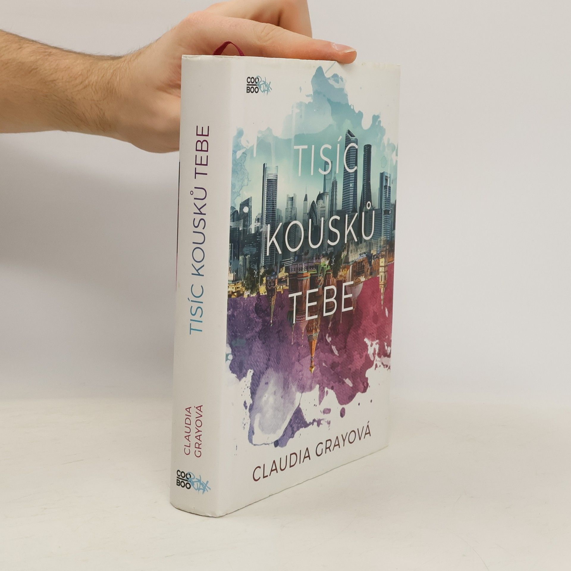 Claudia Gray Tisíc kousků tebe