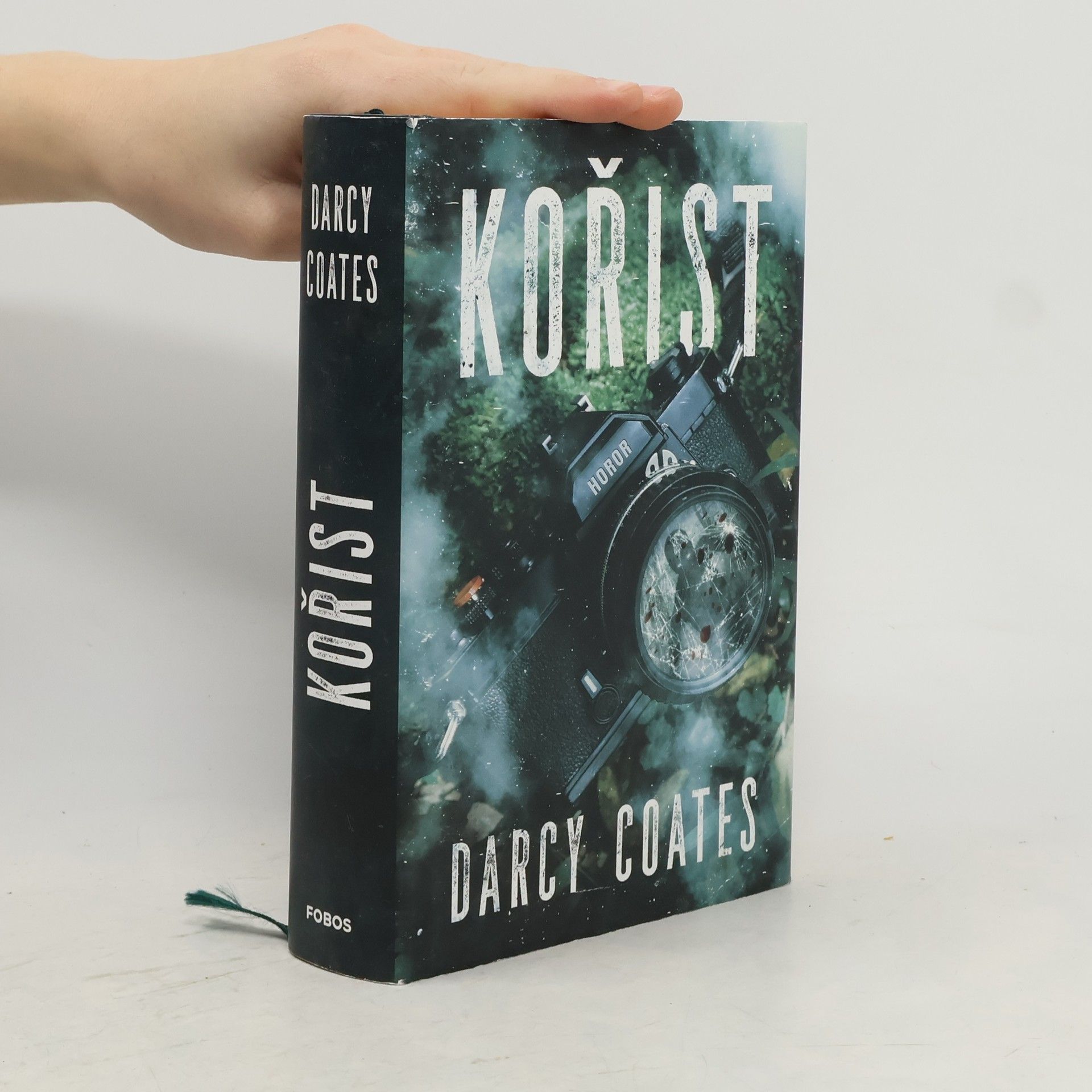 Darcy Coates Kořist