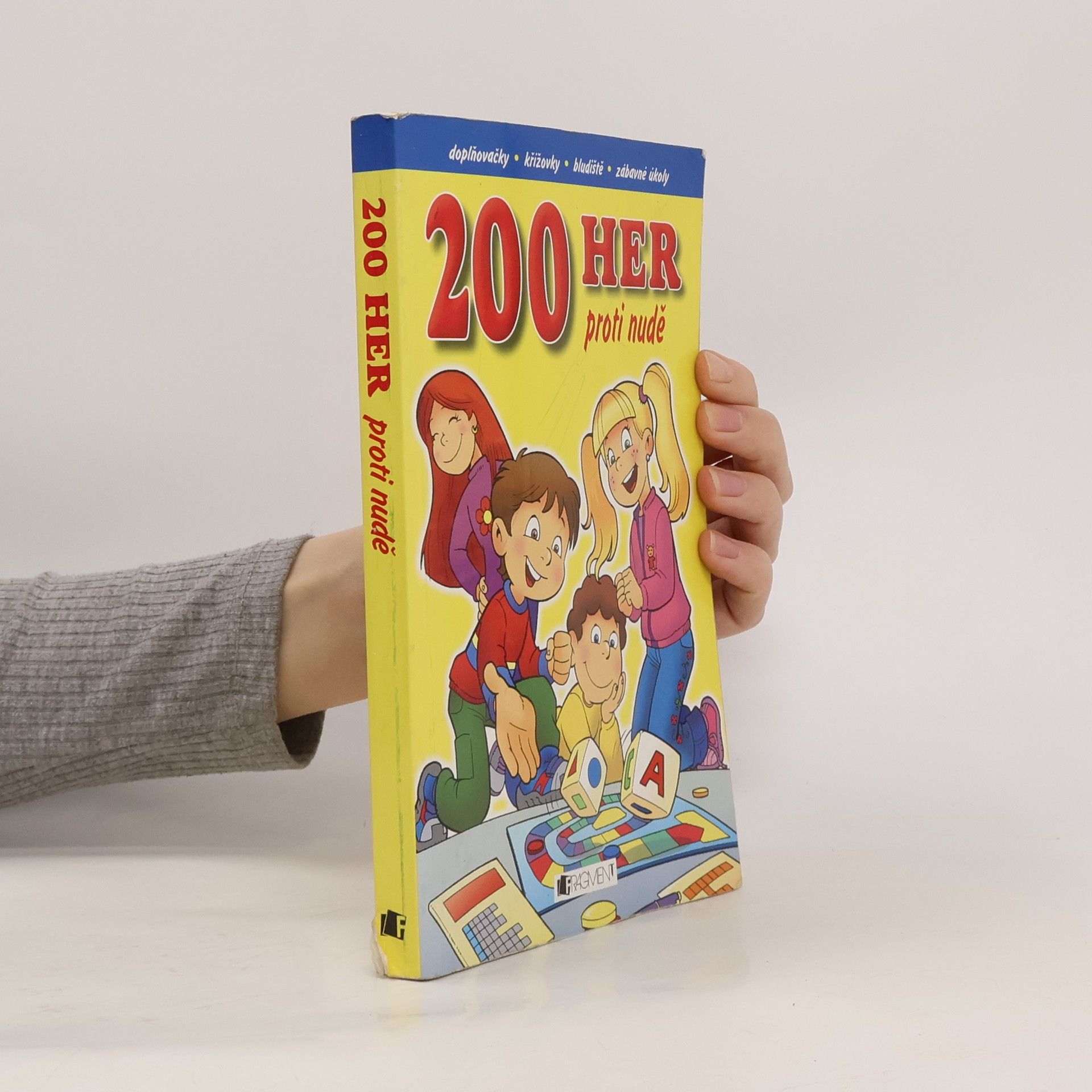 Various authors 200 her proti nudě