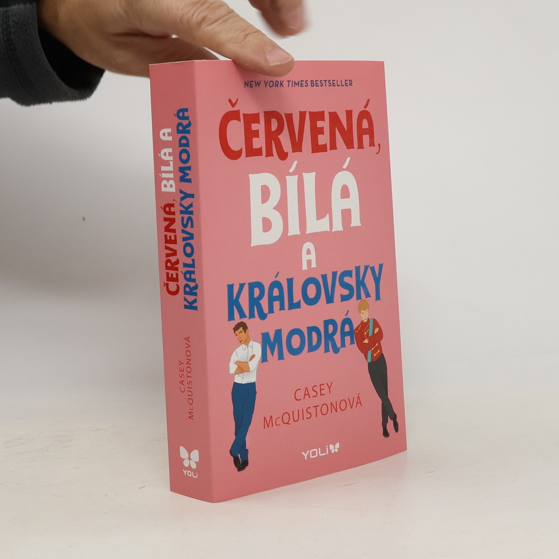 Červená, bílá a královsky modrá