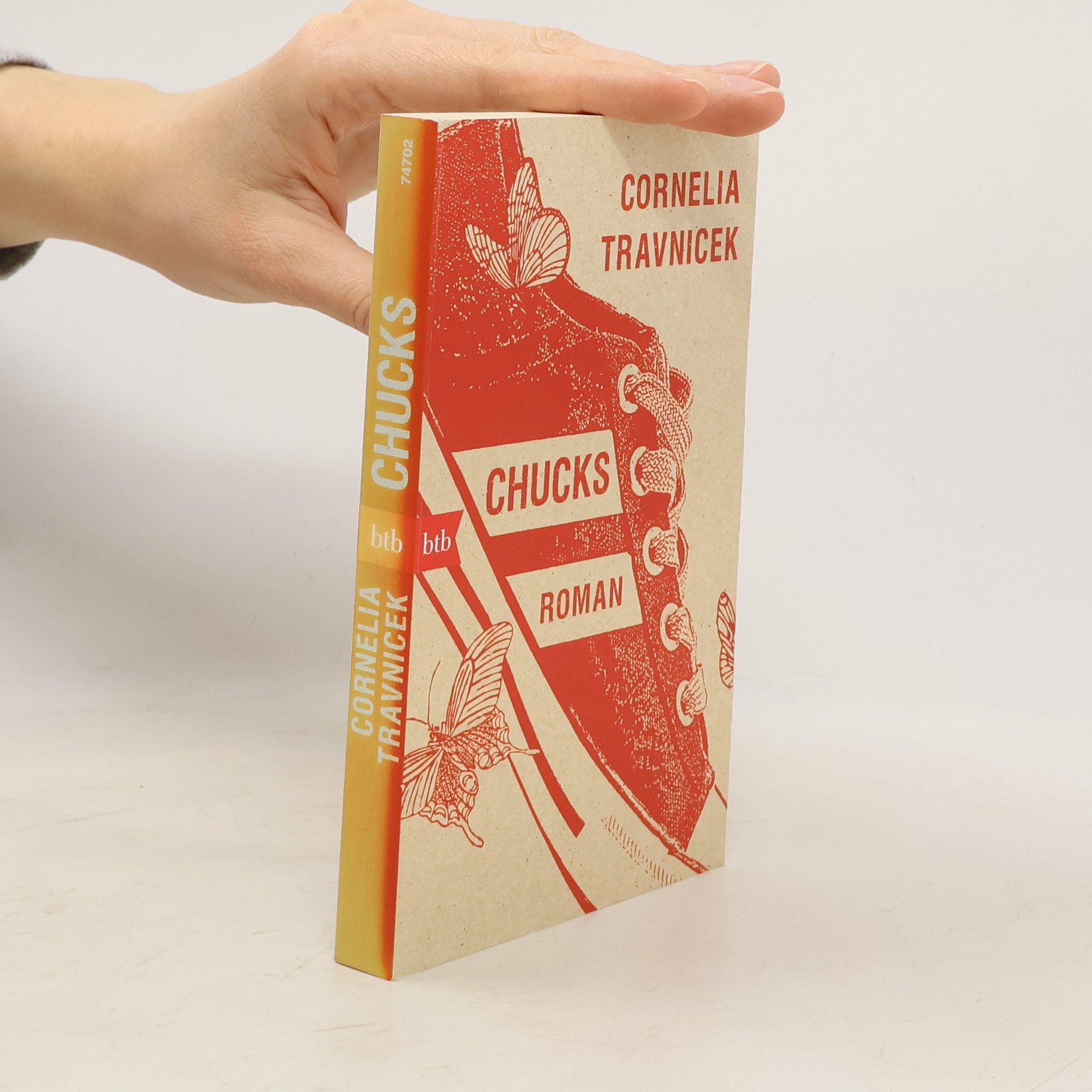 Cornelia Travnicek Chucks