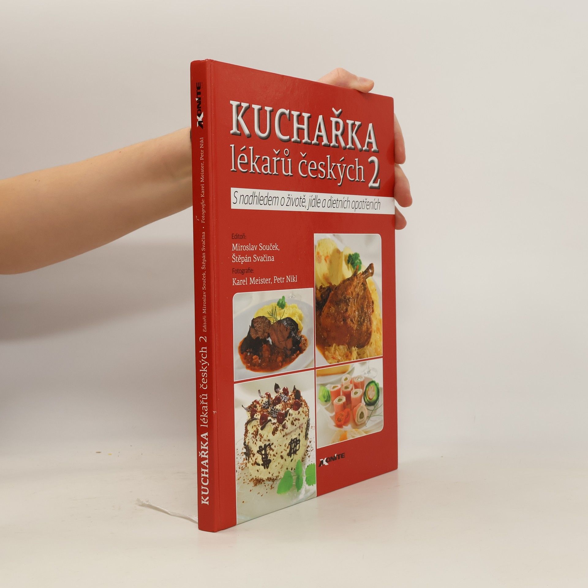 Kuchařka lékařů českých 2: S nadhledem o životě, jídle a dietních opatřeních