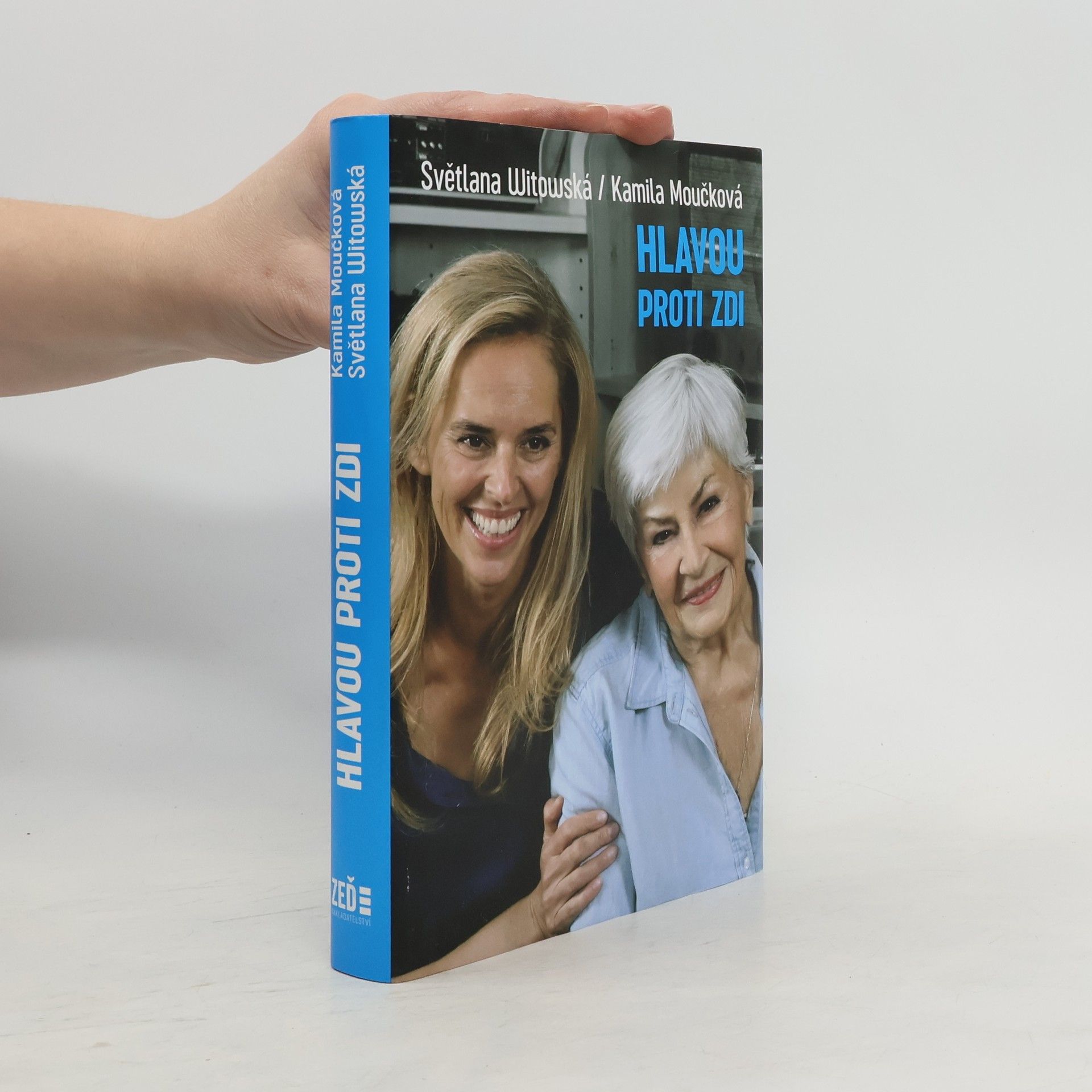 Kamila Moučková Hlavou proti zdi