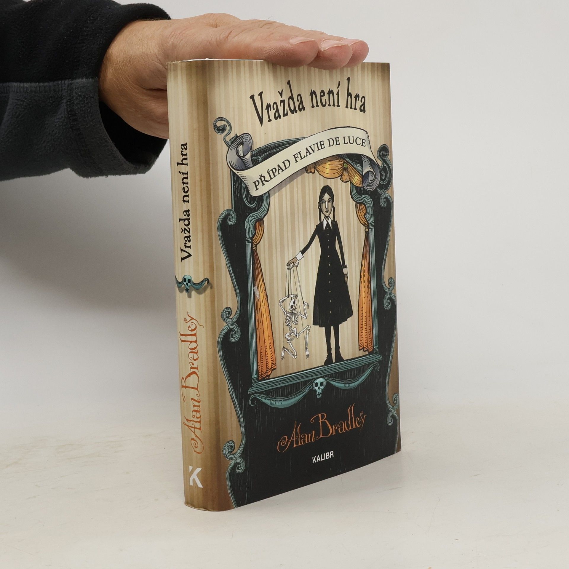 C. Alan Bradley Vražda není hra
