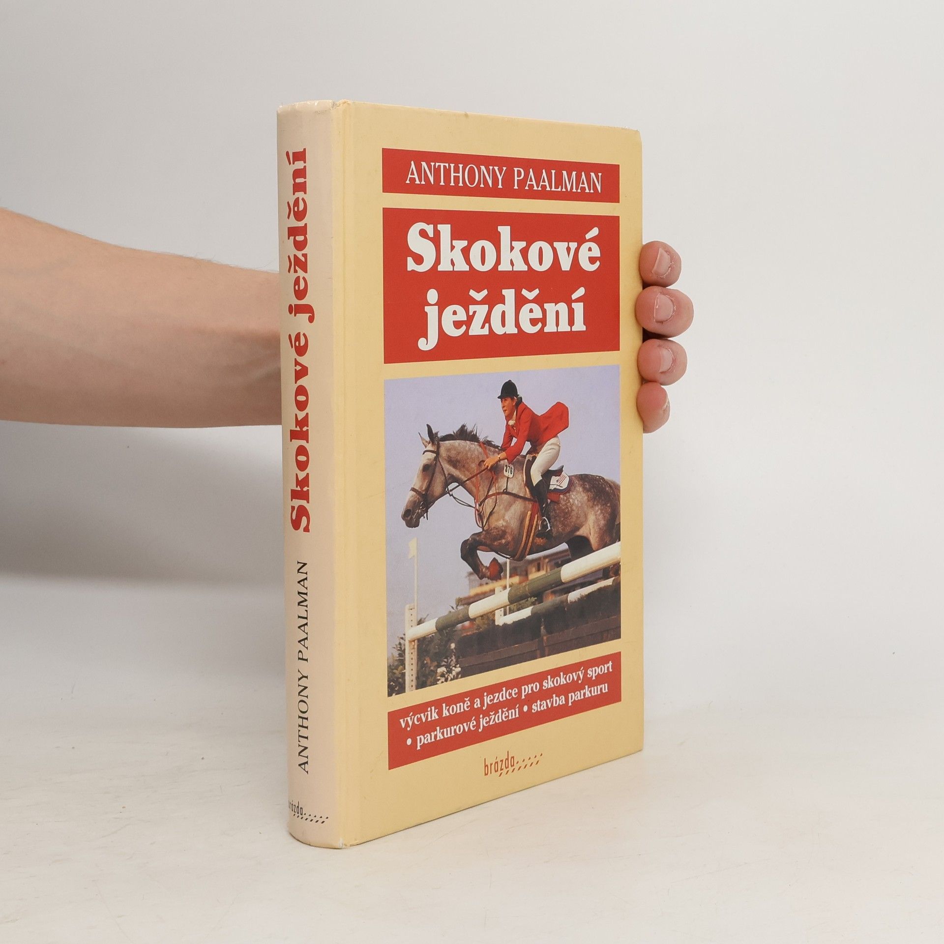 Skokové ježdění. Výcvik koně a jezdce pro skokový sport, parkurové ježdění, stavba parkuru