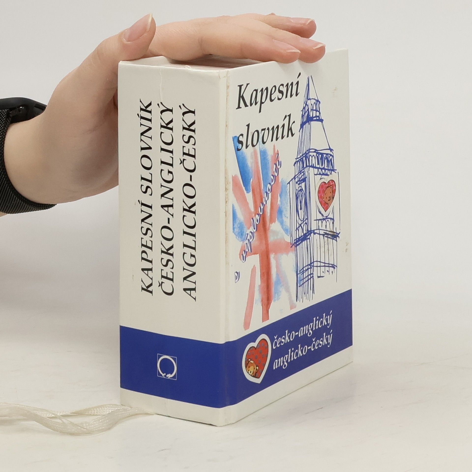 Česko-anglický a anglicko-český kapesní slovník s výslovností v obou částech