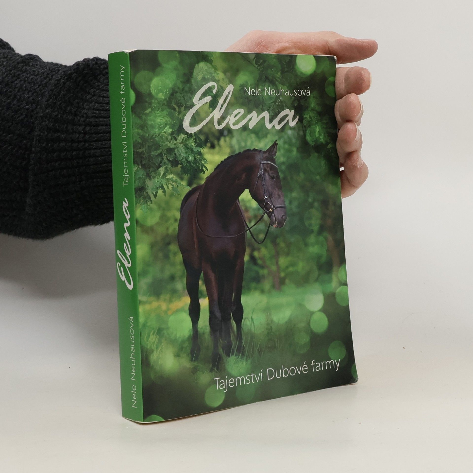 Nele Neuhaus Tajemství Dubové farmy