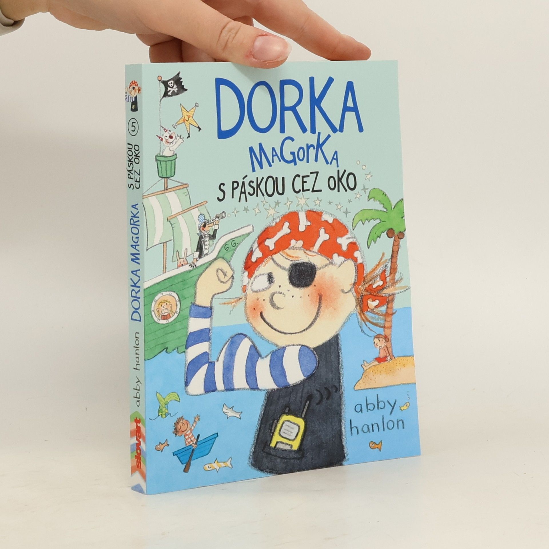 Dorka magorka s páskou cez oko