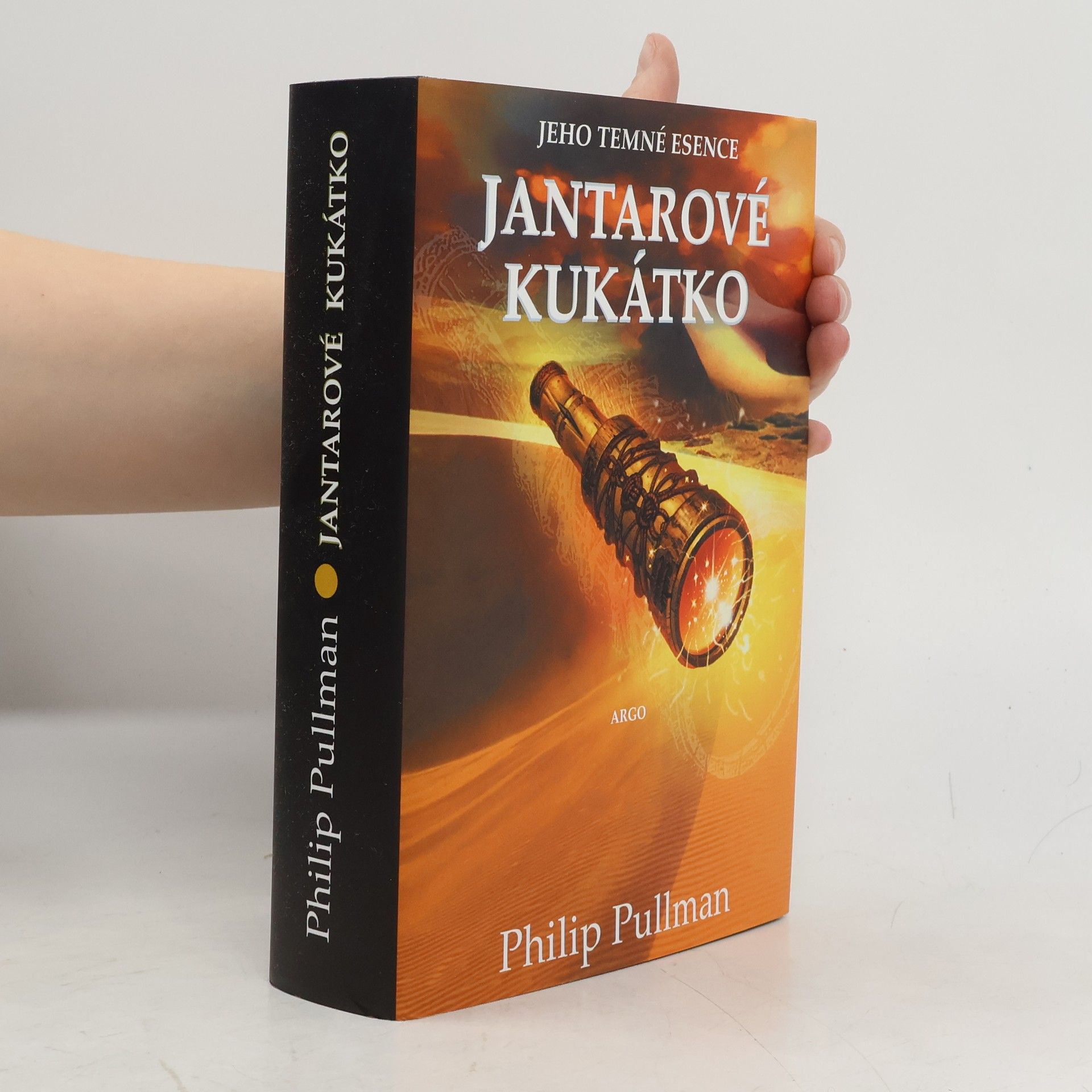 Philip Pullman Jantarové kukátko