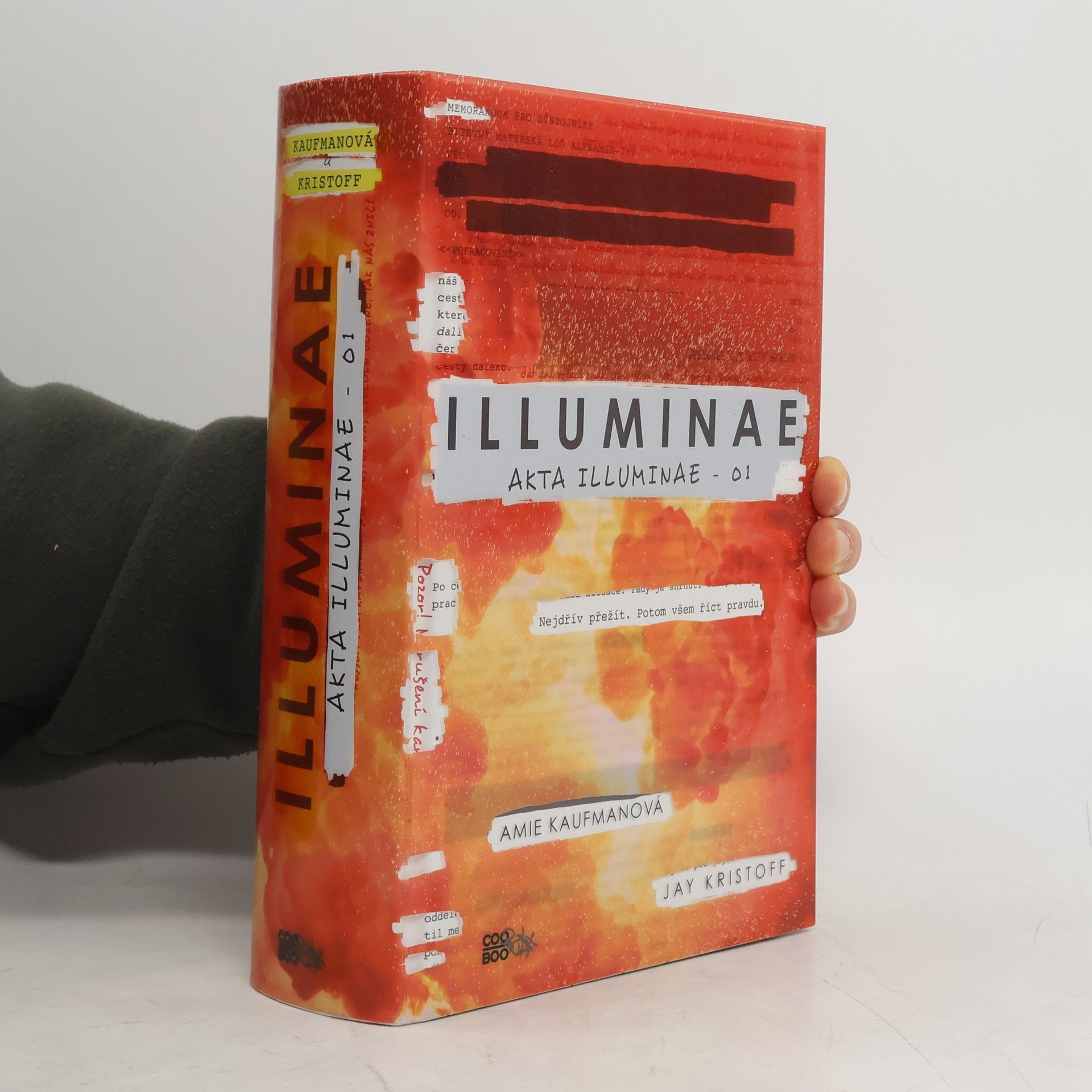Amie Kaufman Akta illuminae 01, Illuminae