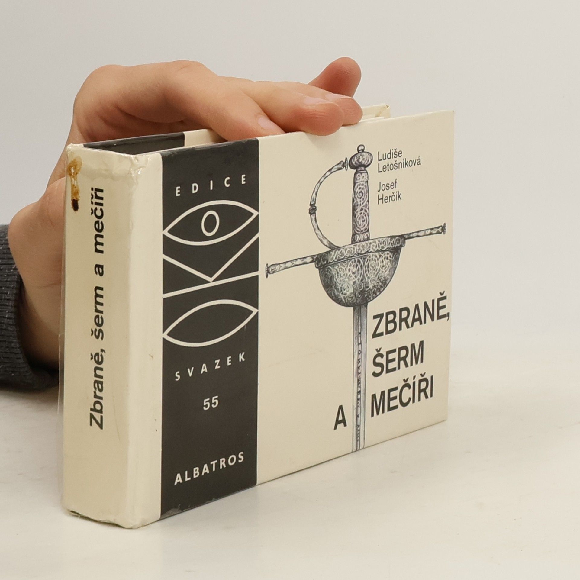 Ludiše Letošníková Zbraně, šerm a mečíři