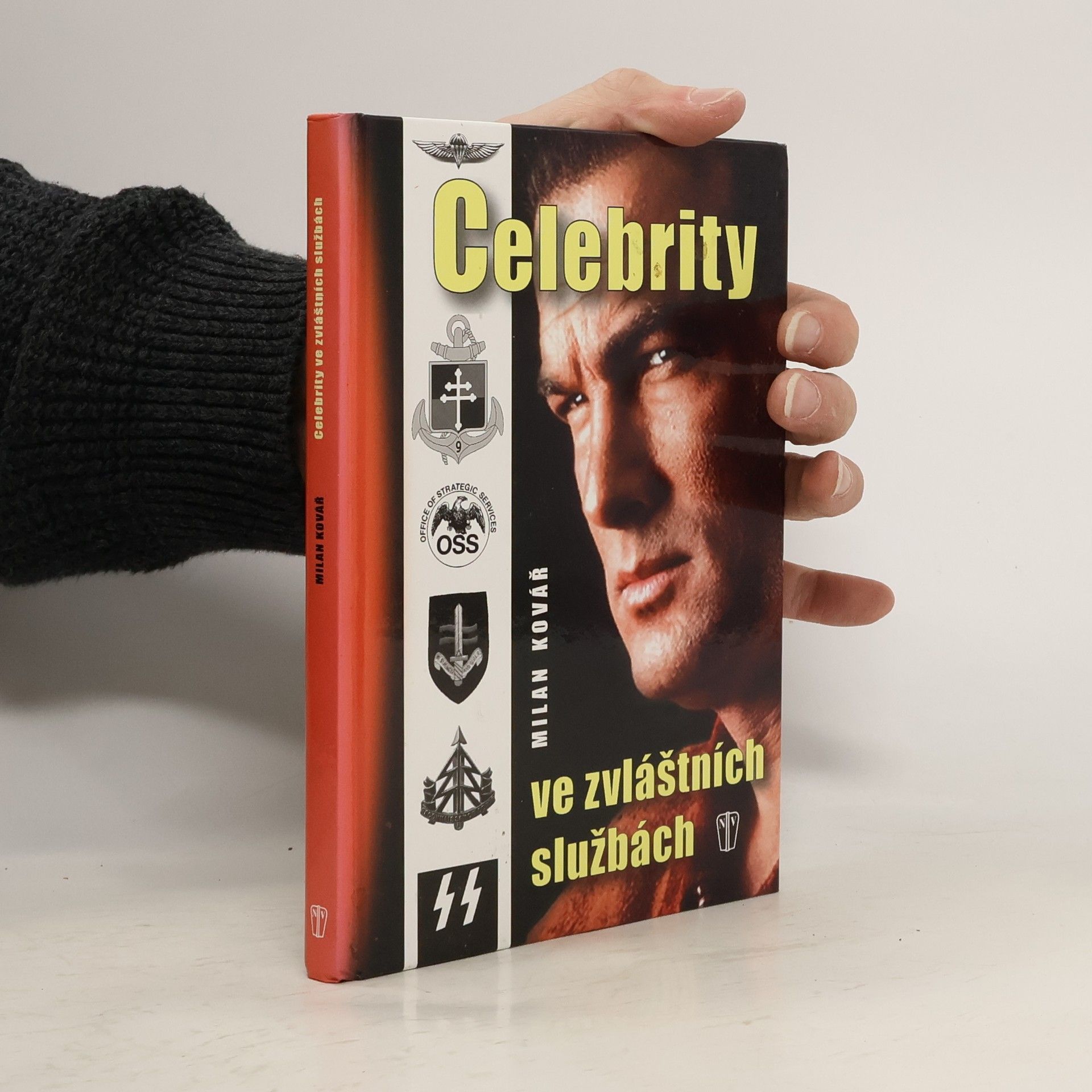 Celebrity ve zvláštních službách