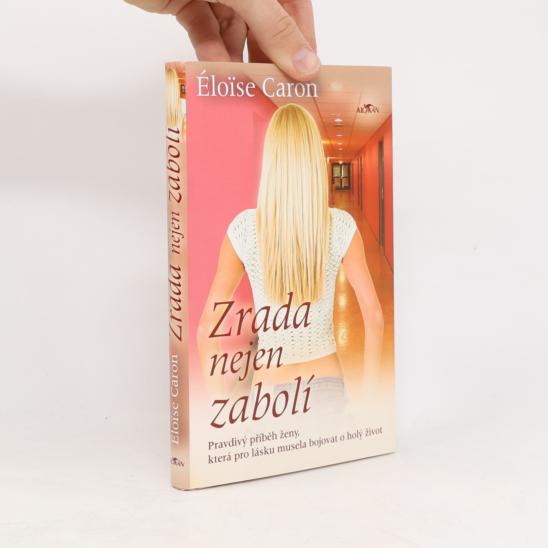 Éloïse Caron Zrada nejen zabolí