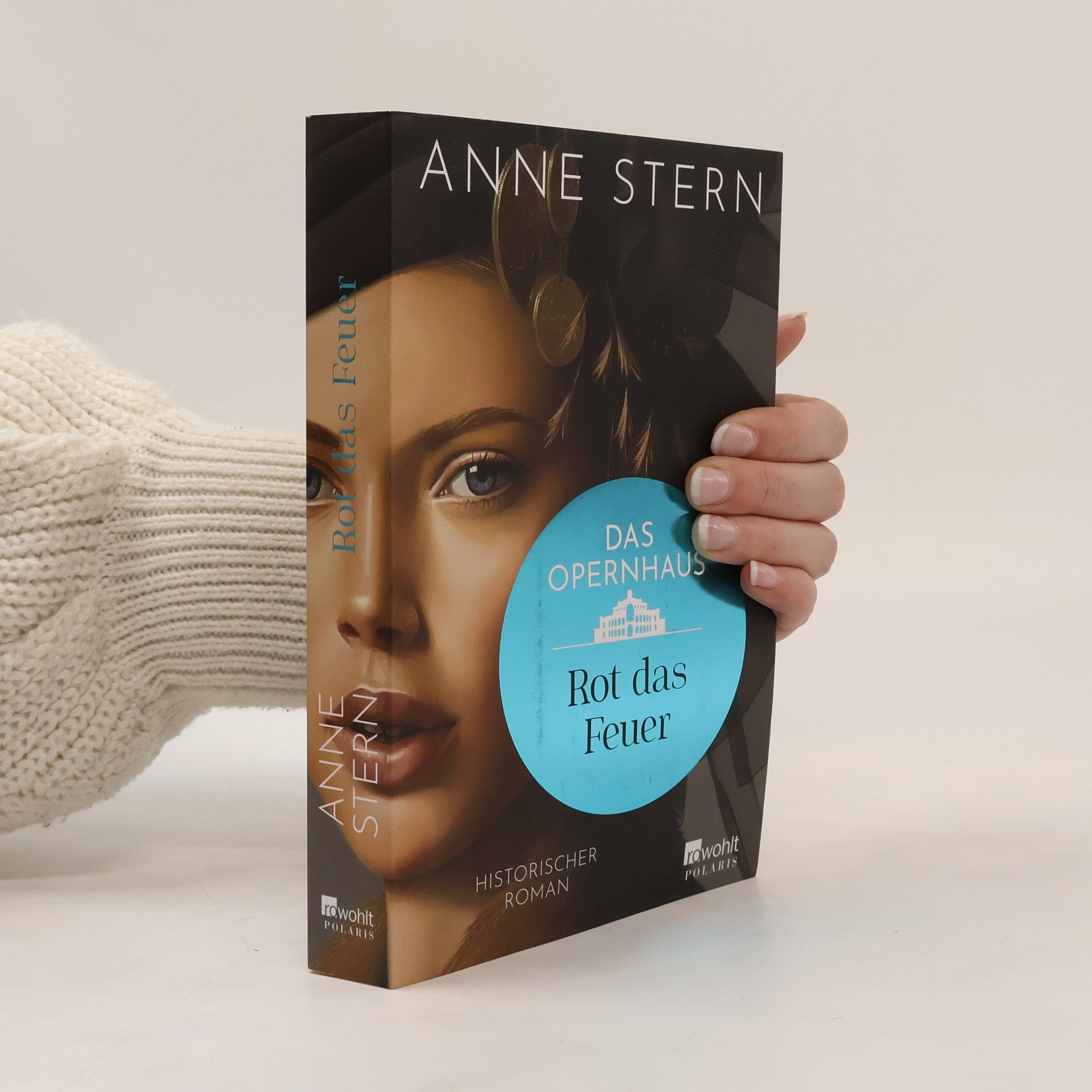 Anne Stern Das Opernhaus: Rot das Feuer
