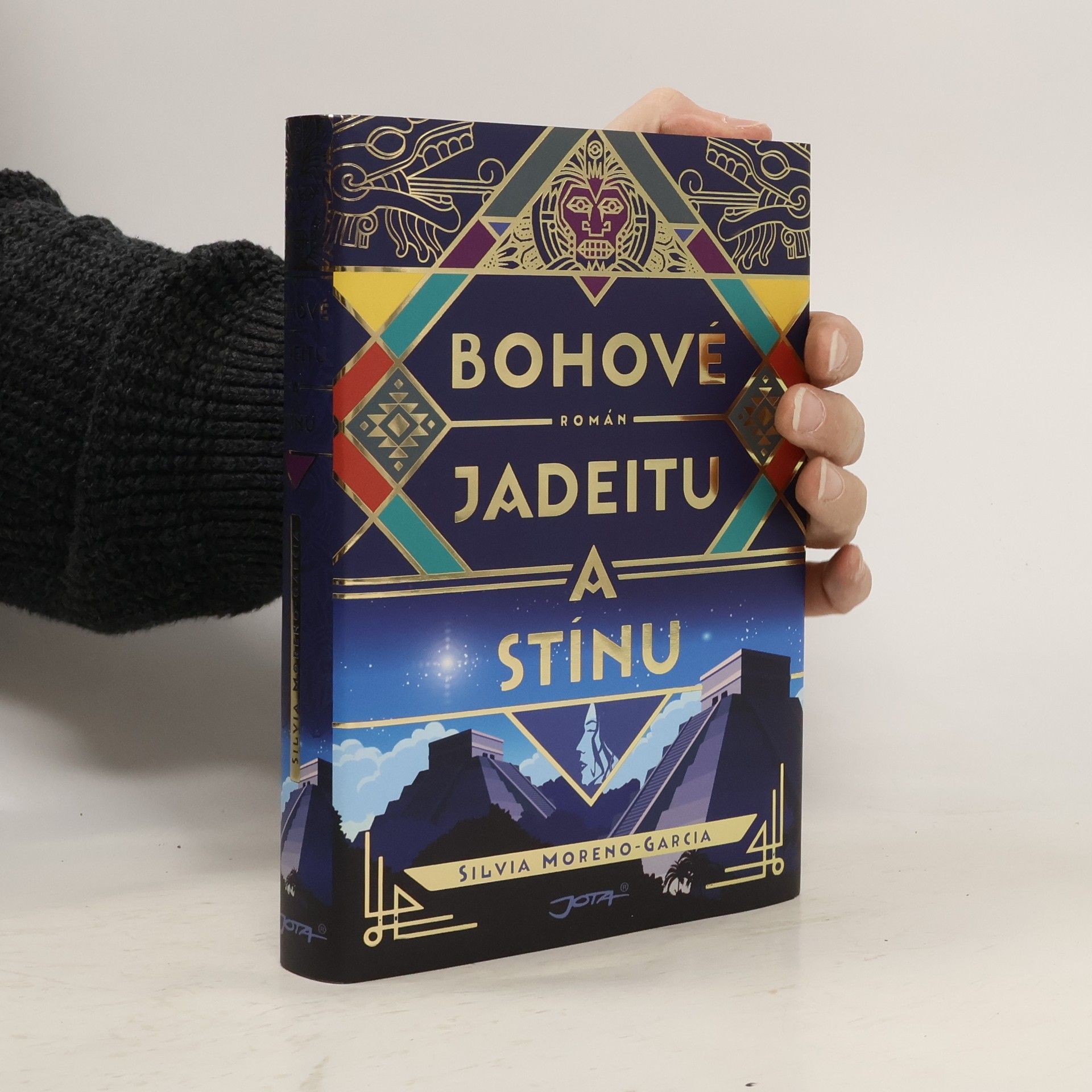 Silvia Moreno Garcia Bohové jadeitu a stínu