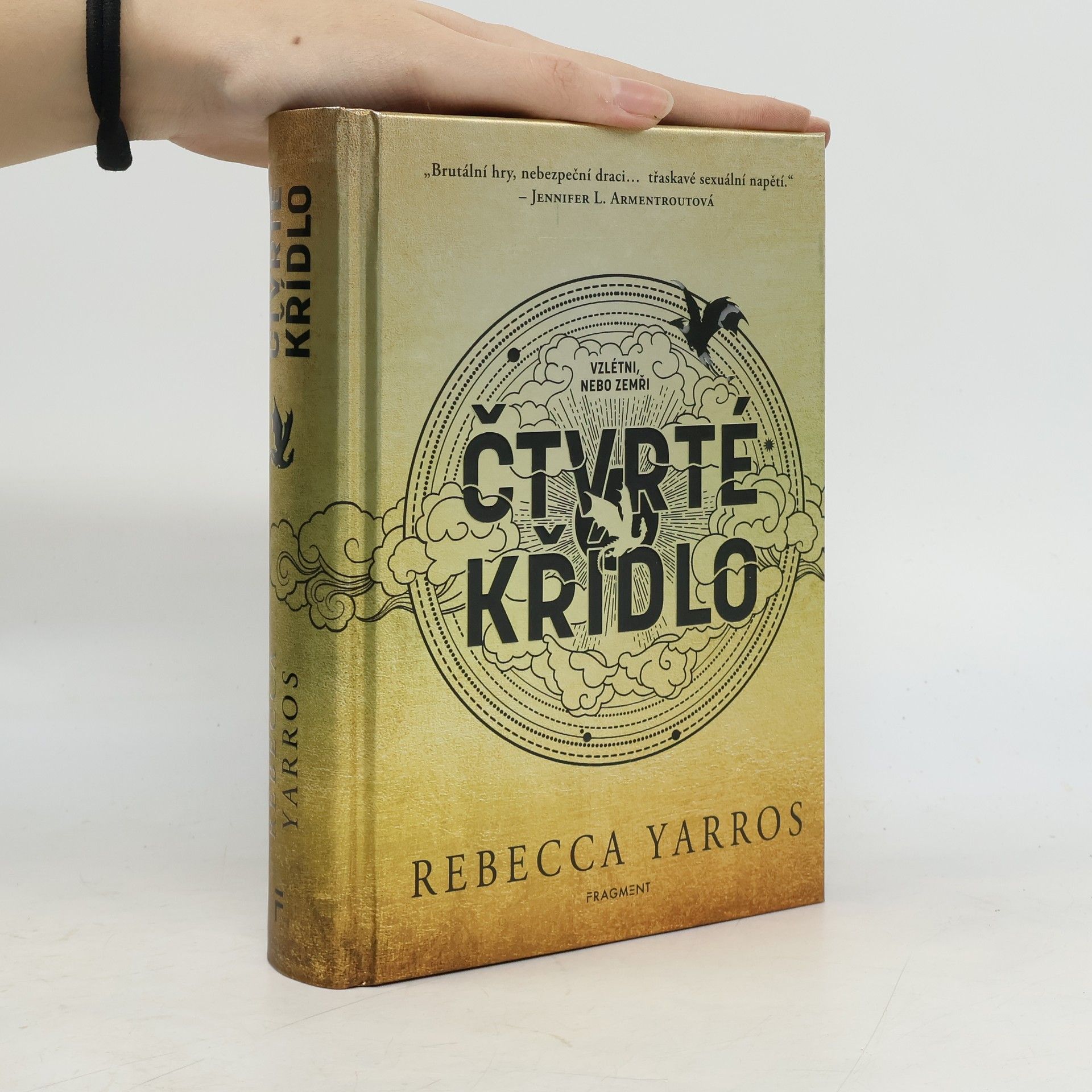 Rebecca Yarros Čtvrté křídlo