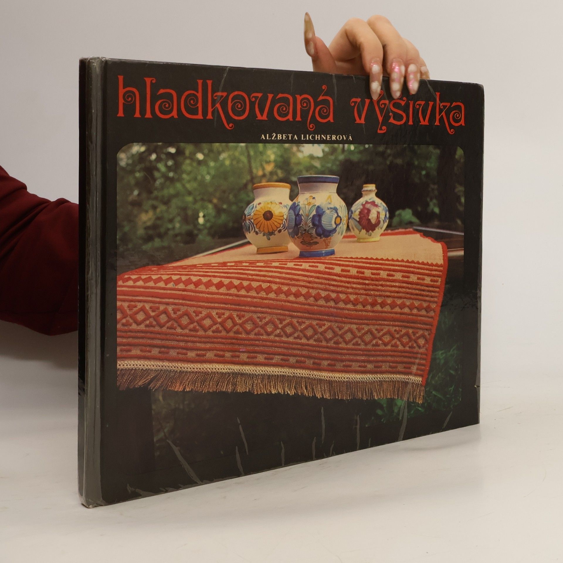 Alžbeta Lichnerová Hladkovaná výšivka