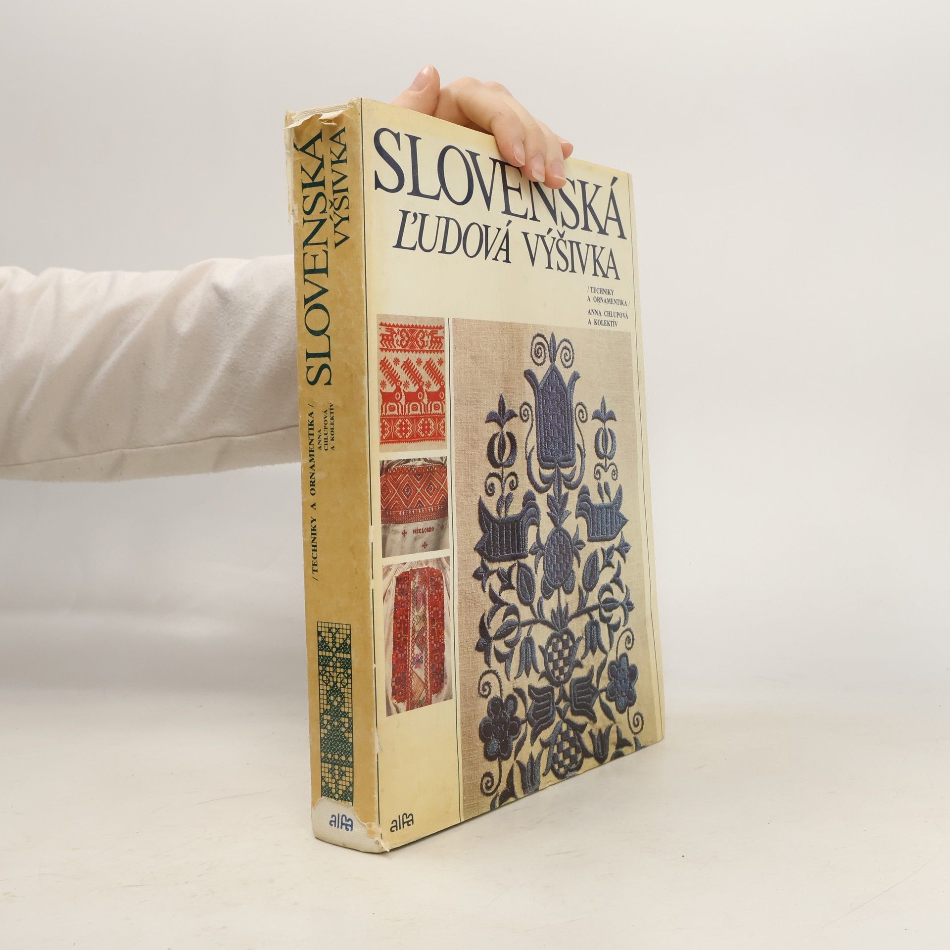 Slovenská ľudová výšivka