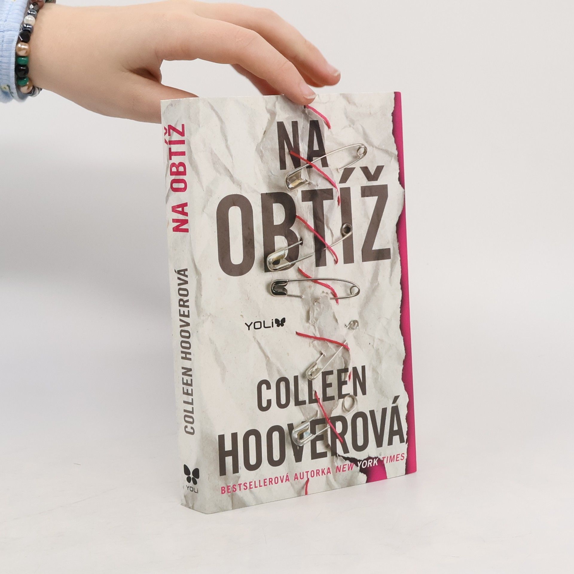 Colleen Hoover Na obtíž
