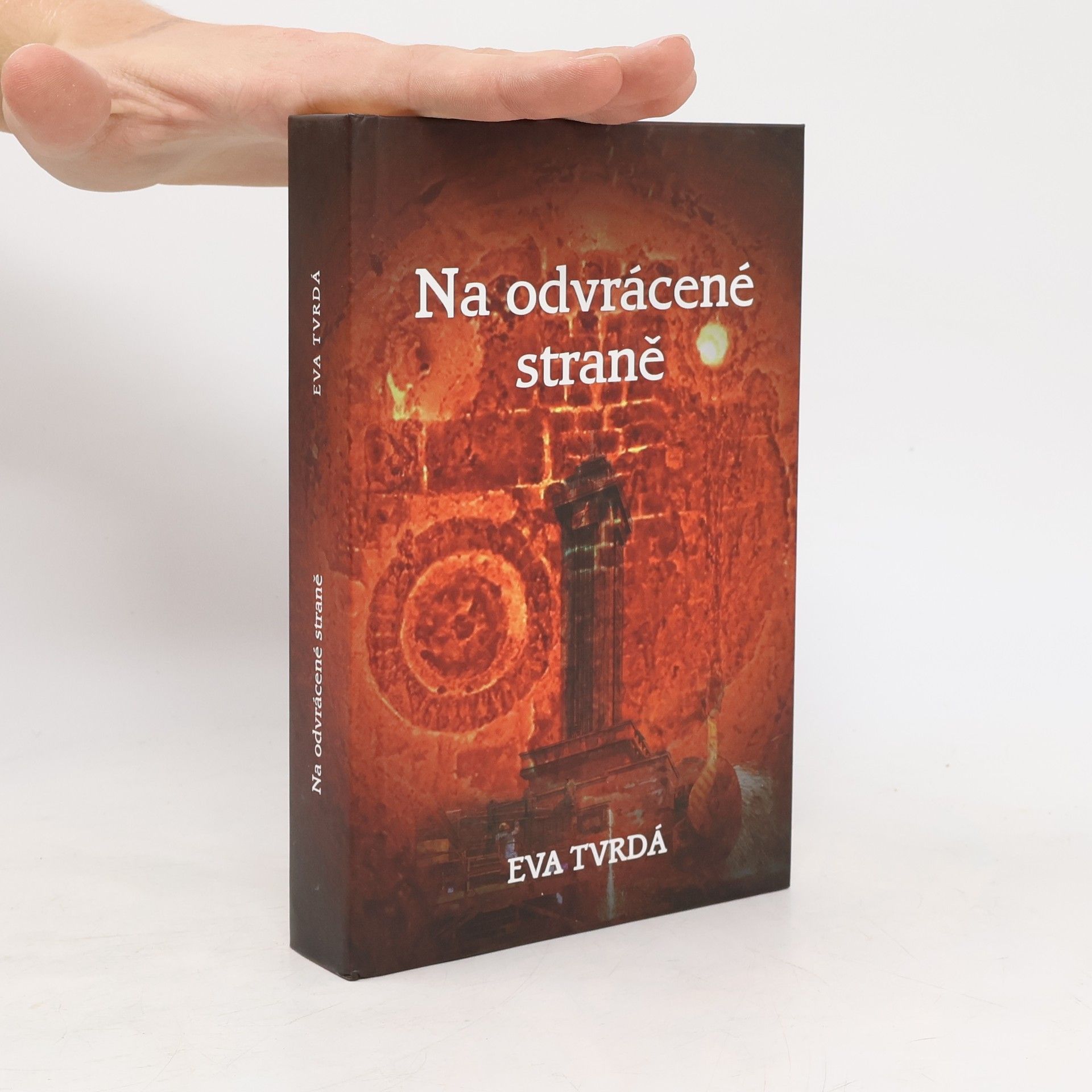 Na odvrácené straně