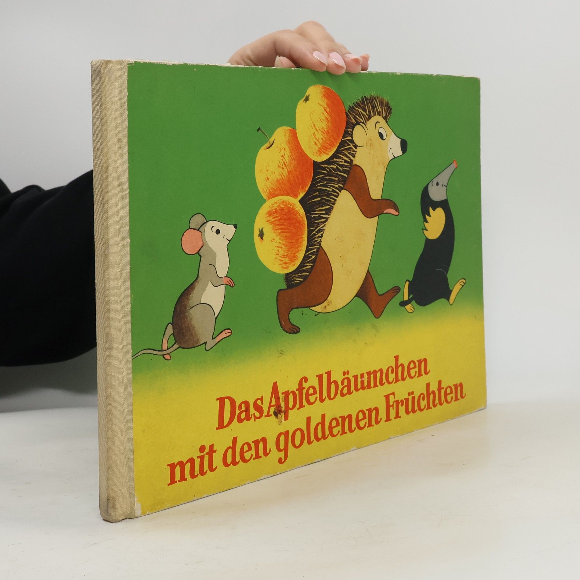 Das Apfelbäumchen mit den goldenen früchten