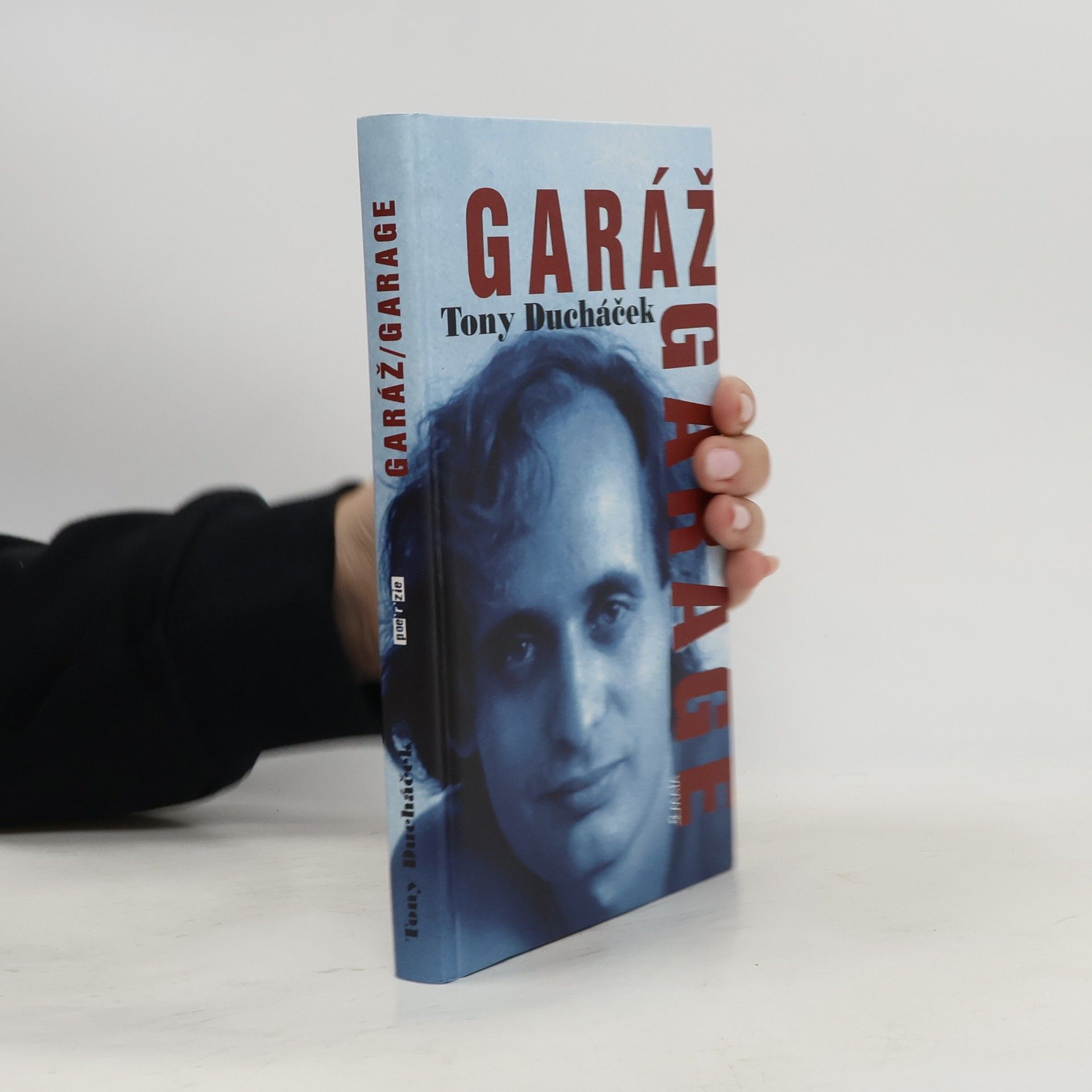 Tony Ducháček Garáž = Garage